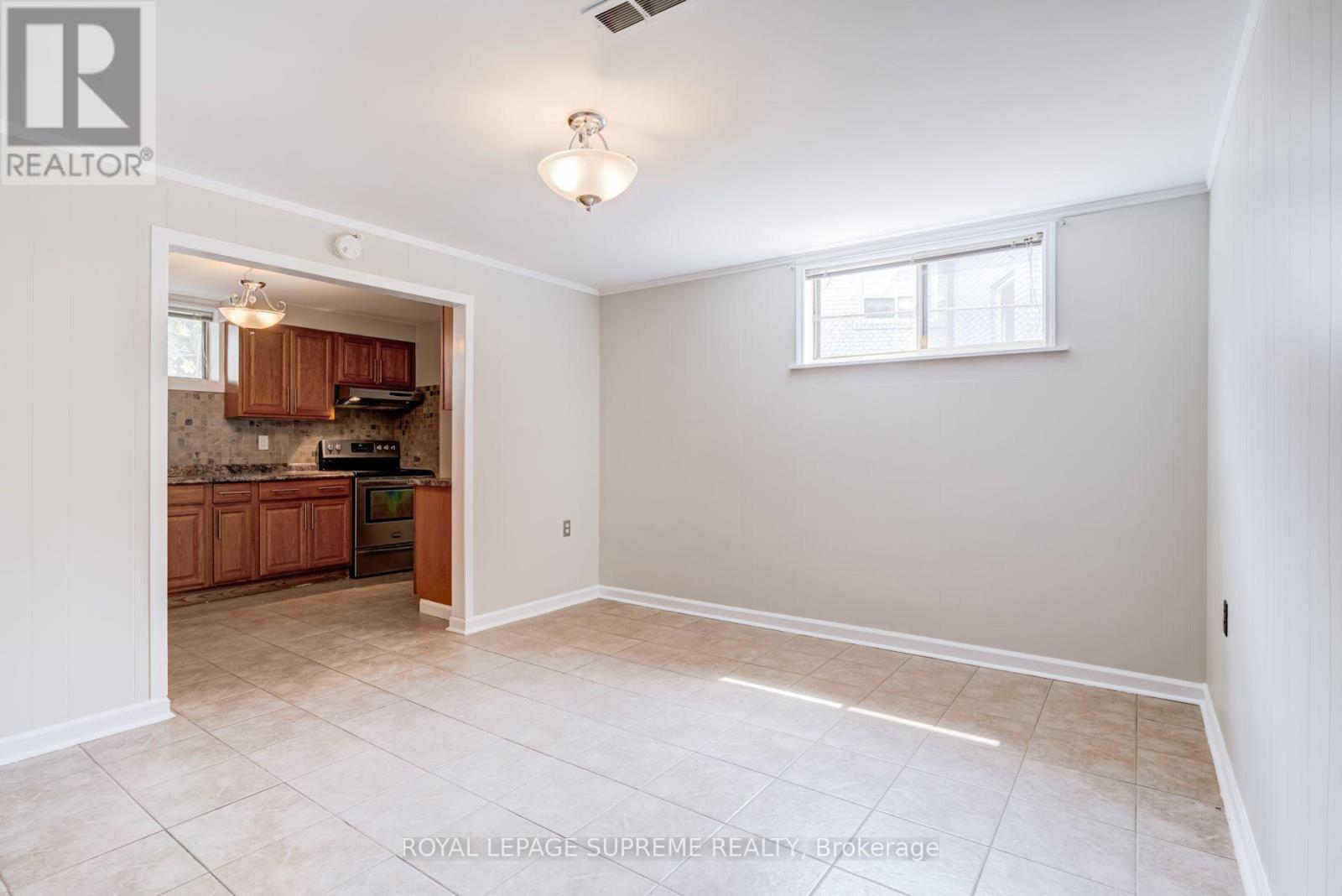 Bsmt - 5 Paramount Court, Toronto, Ontario  M6M 2L3 - Photo 8 - W13655306