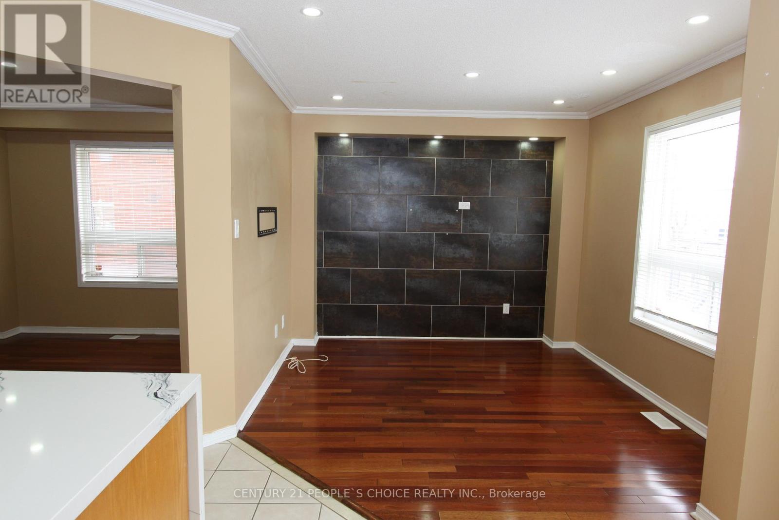 14 Thornbush Boulevard, Brampton, Ontario  L7A 0K5 - Photo 4 - W13655316