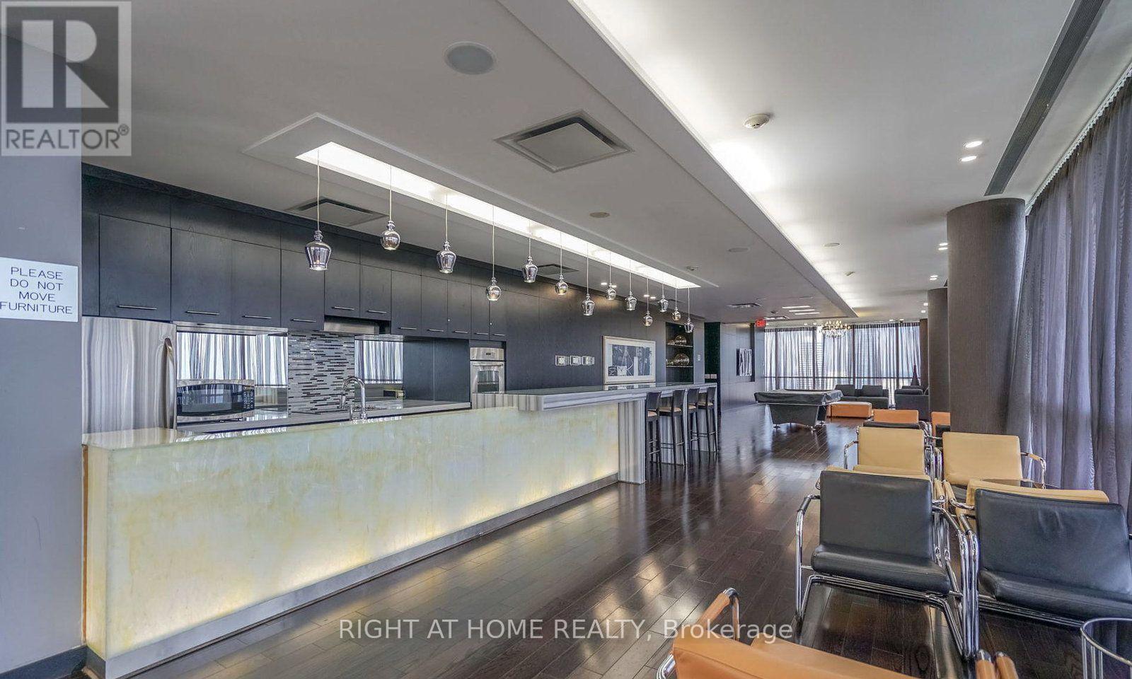1710 - 223 Webb Drive, Mississauga, Ontario  L5B 0E8 - Photo 26 - W13633184