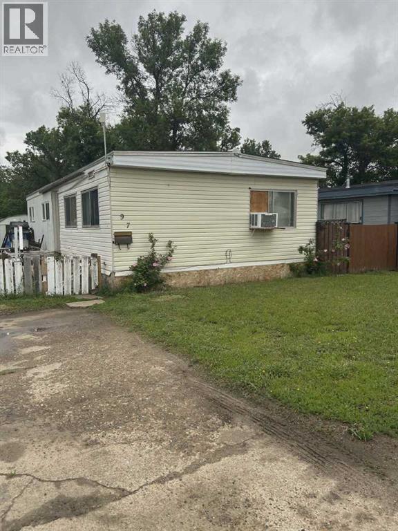 97, 4000 13 Avenue SE, Medicine Hat, Alberta