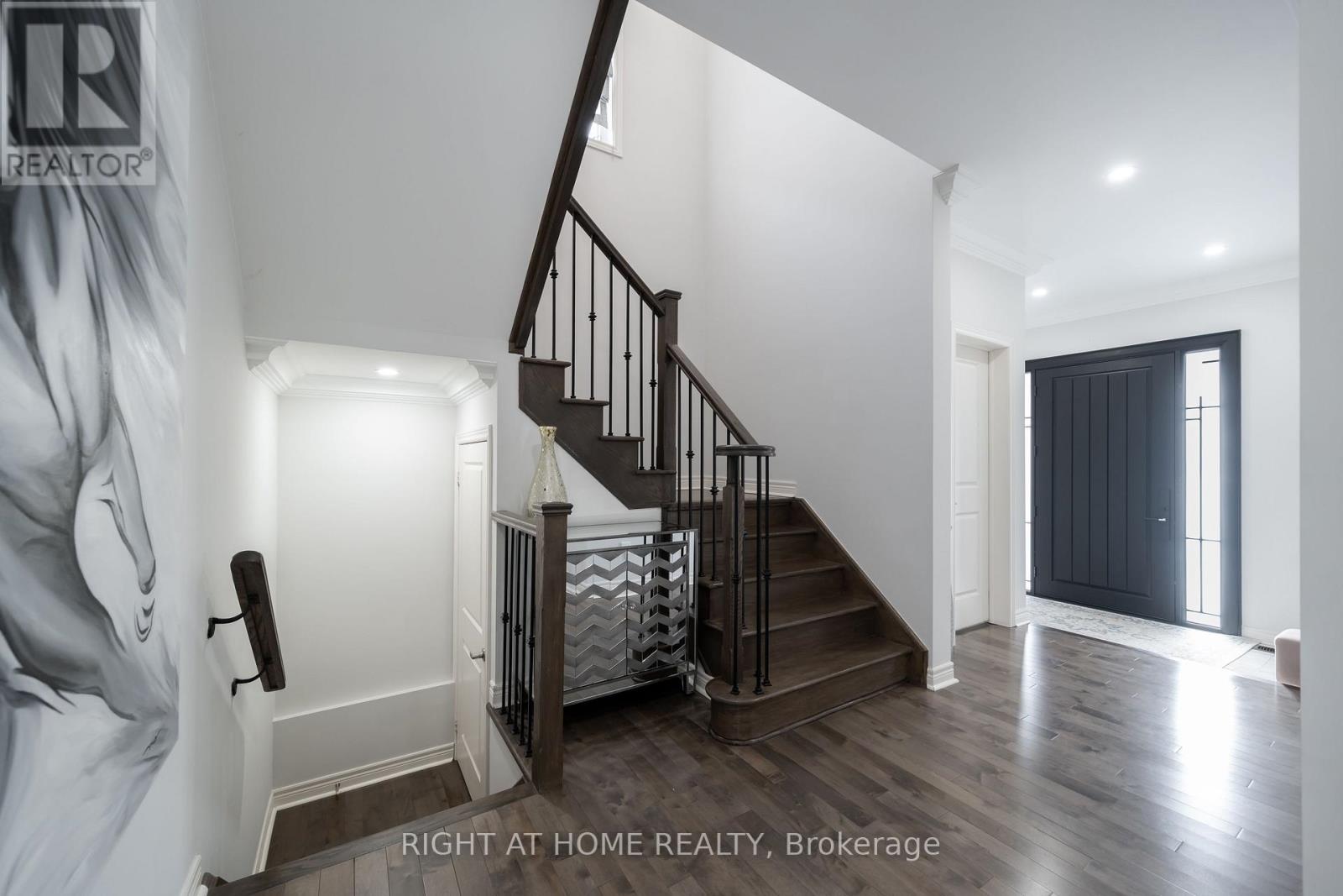 12 TUPLING STREET, Bradford West Gwillimbury, Ontario