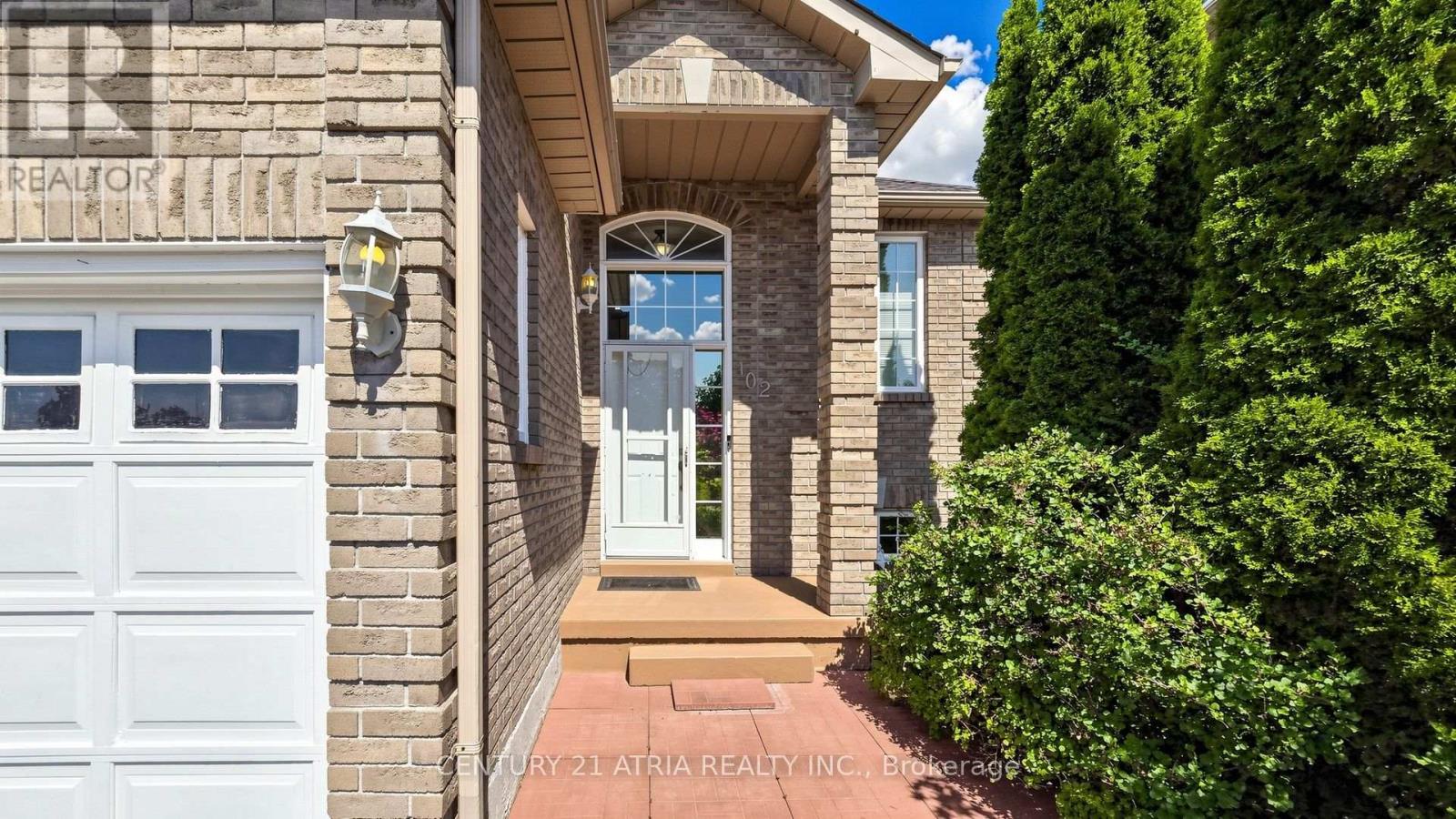 102 Huntington Crescent, Clarington, Ontario  L1E 3C5 - Photo 4 - E13655324