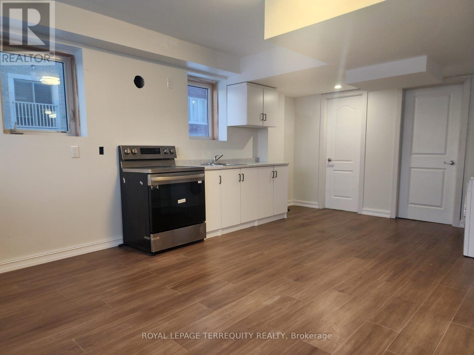 2540 Hibiscus Drive, Pickering, Ontario  L1X 0M6 - Photo 2 - E13655338