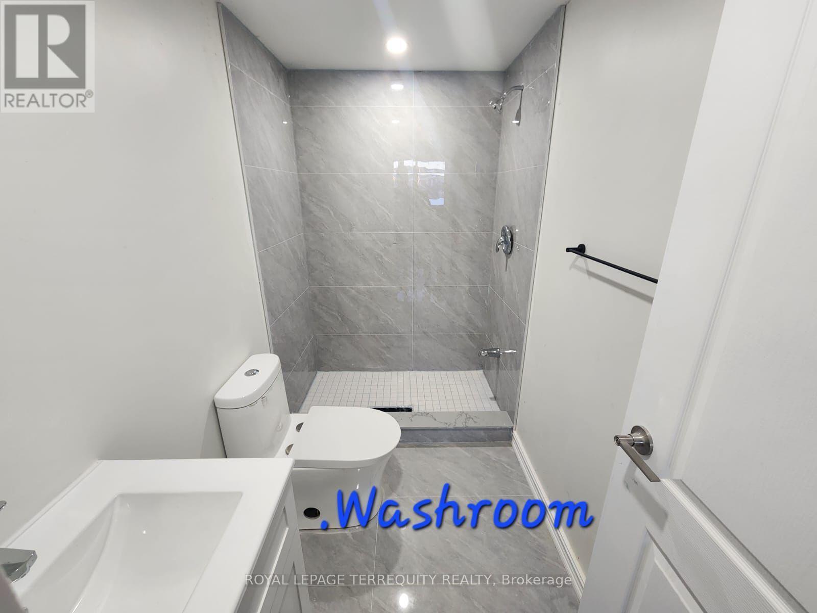 2540 Hibiscus Drive, Pickering, Ontario  L1X 0M6 - Photo 3 - E13655338