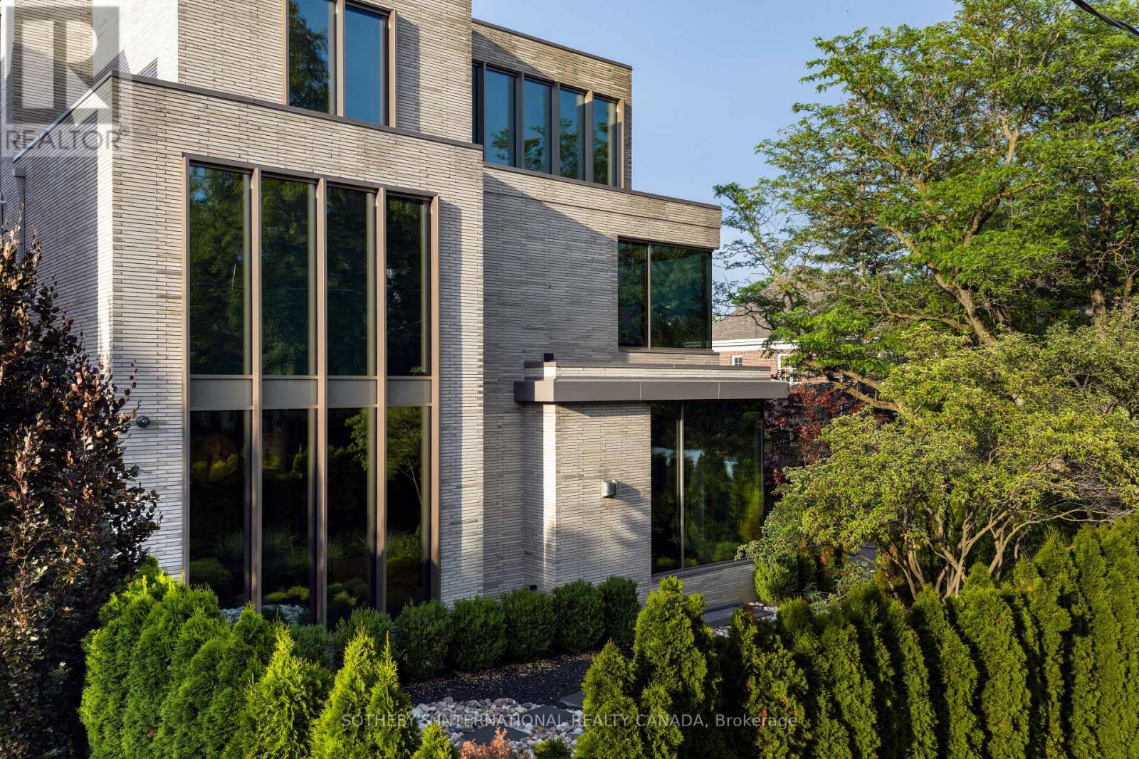 211 Dunvegan Road, Toronto, Ontario M5P 2P3 - Photo 5 - C13653822