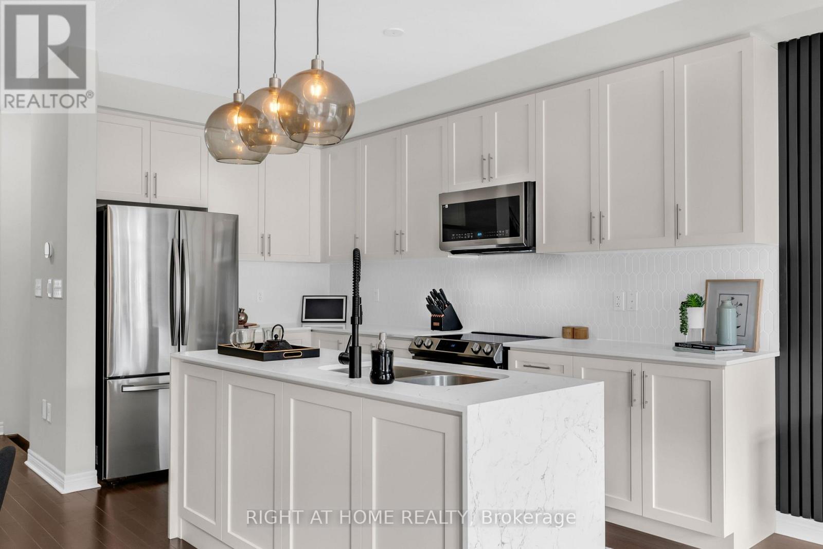 36 Matterhorn Road, Brampton, Ontario  L7A 0E7 - Photo 11 - W13655390