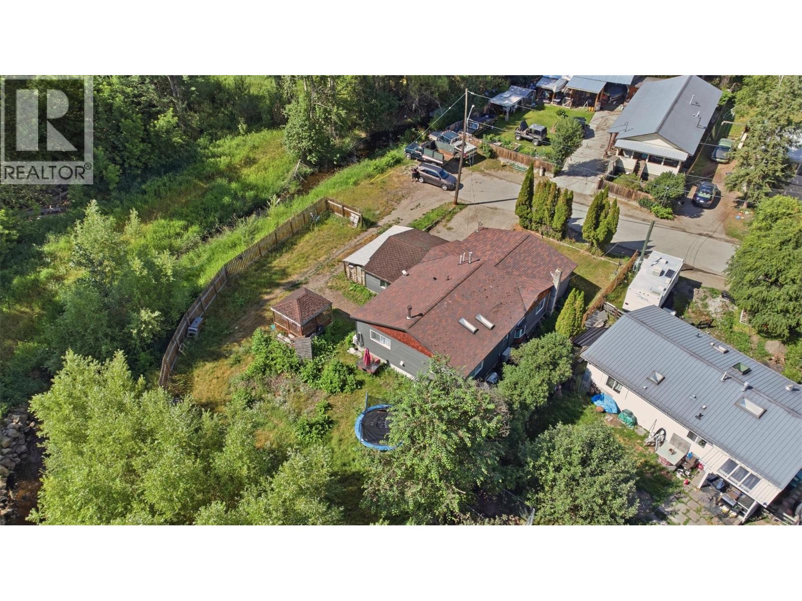 2007 Heighway Crescent, Lumby, British Columbia  V0E 2G0 - Photo 5 - 10393833