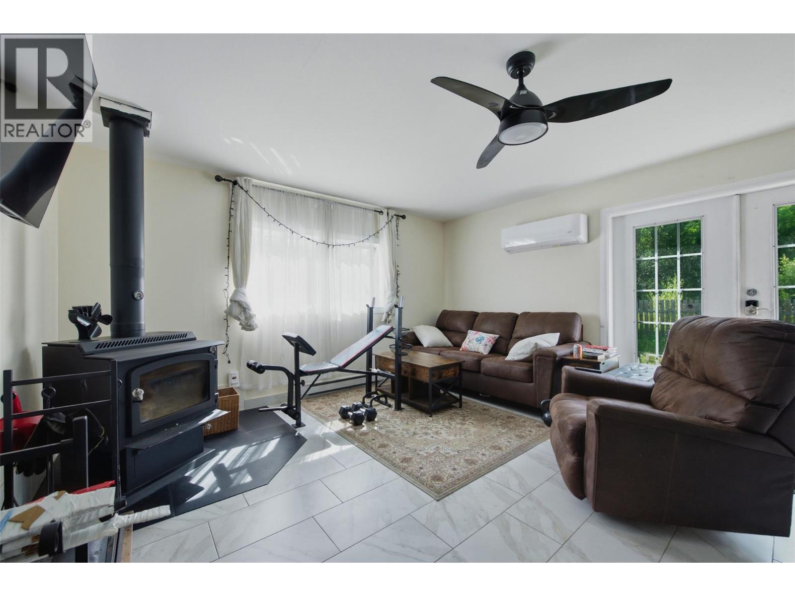 2007 Heighway Crescent, Lumby, British Columbia  V0E 2G0 - Photo 21 - 10393833