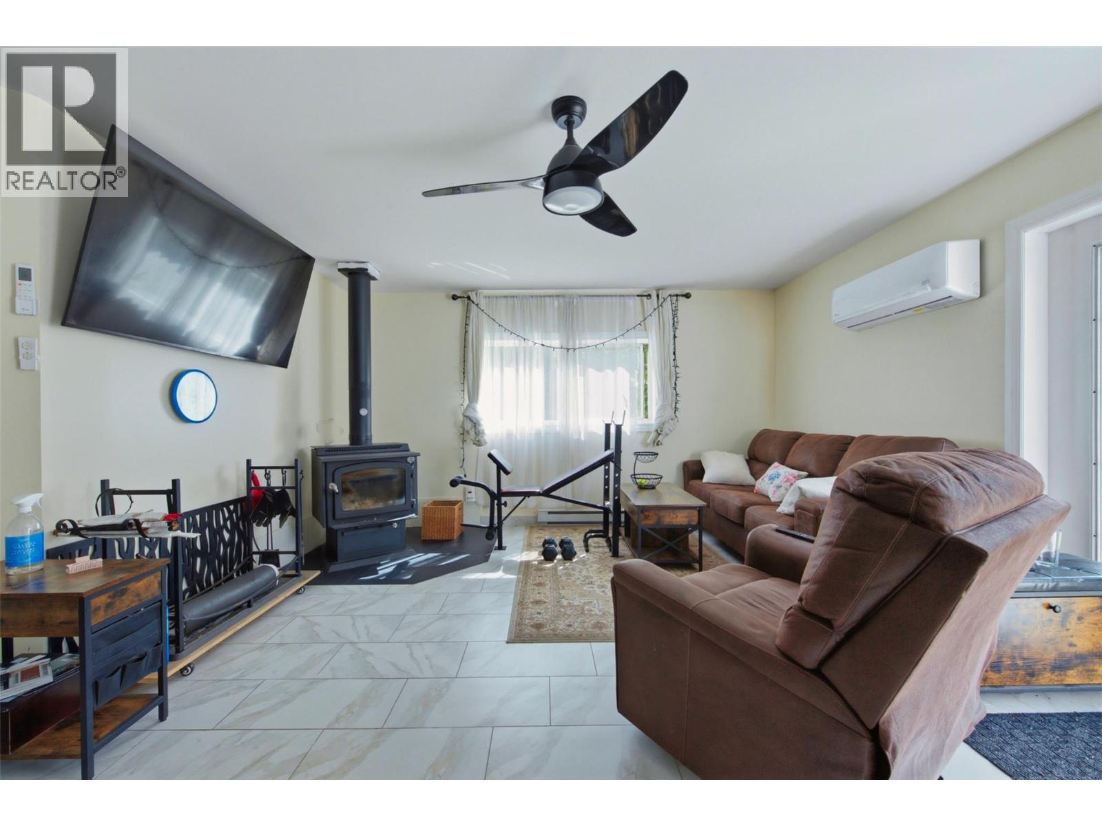 2007 Heighway Crescent, Lumby, British Columbia  V0E 2G0 - Photo 20 - 10393833