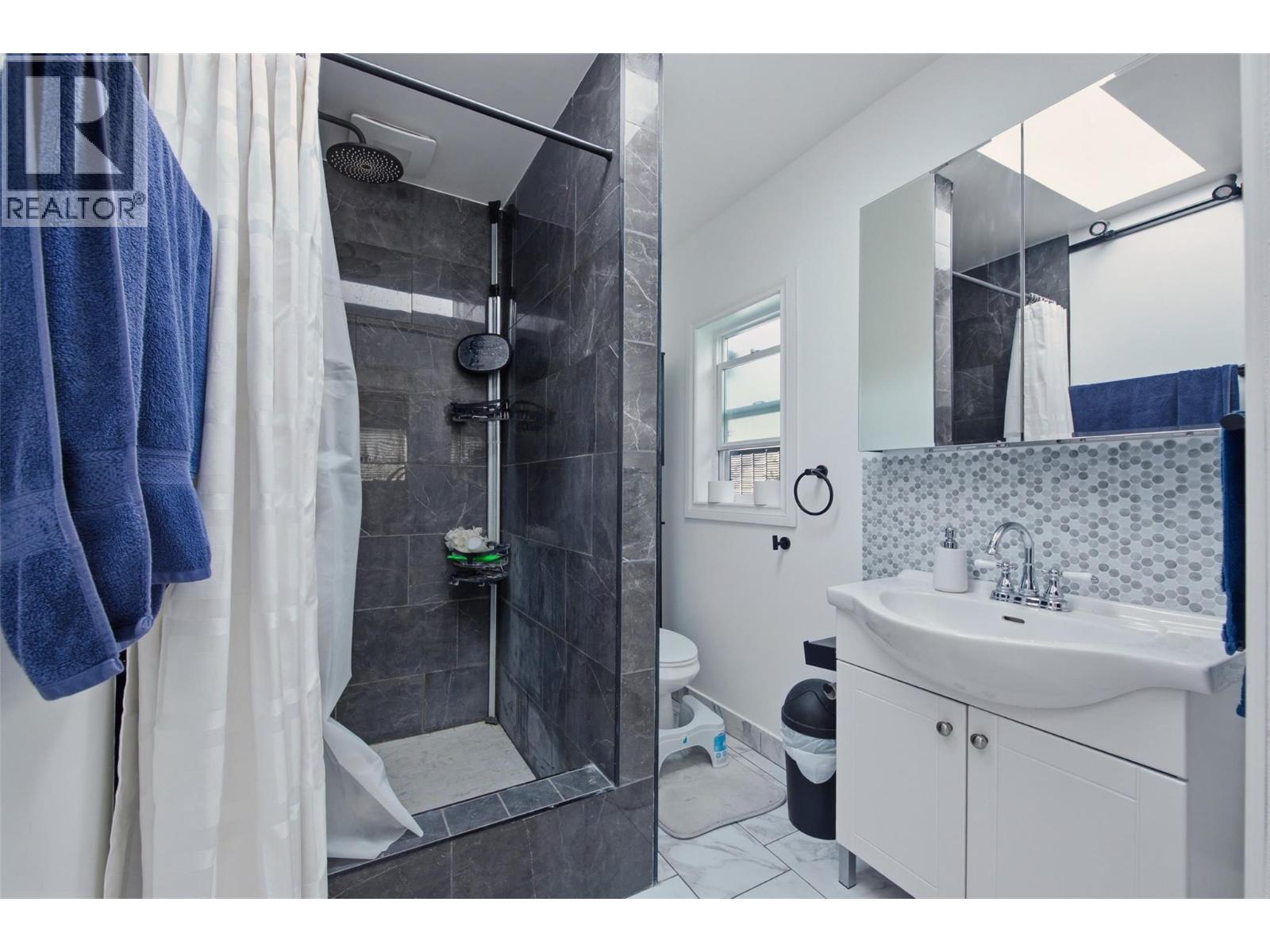2007 Heighway Crescent, Lumby, British Columbia  V0E 2G0 - Photo 26 - 10393833
