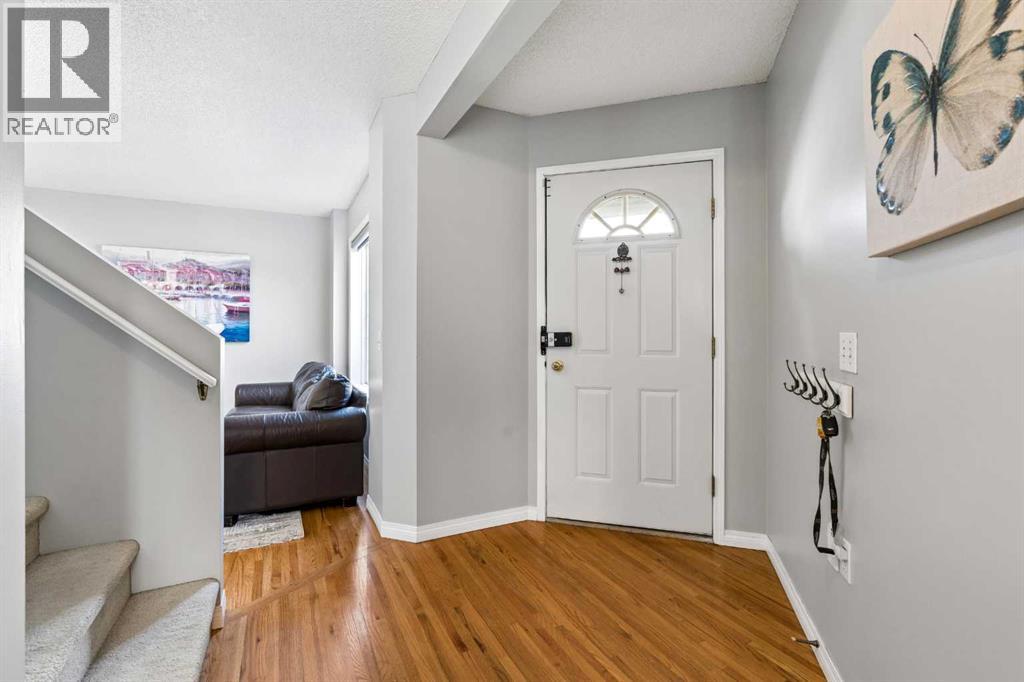 10433 Hidden Valley Drive Nw, Calgary, Alberta  T3A 5M2 - Photo 4 - A2335615