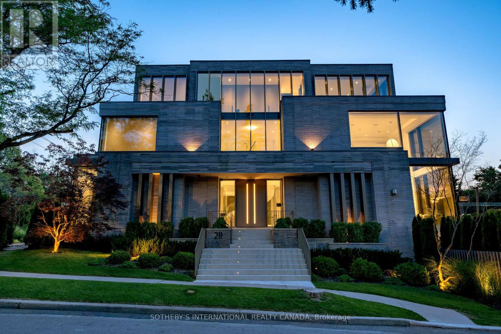 211 Dunvegan Road, Toronto, Ontario M5P 2P3 - Photo 47 - C13653822