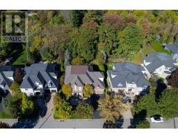 562 GLADWYNE COURT, Mississauga, Ontario