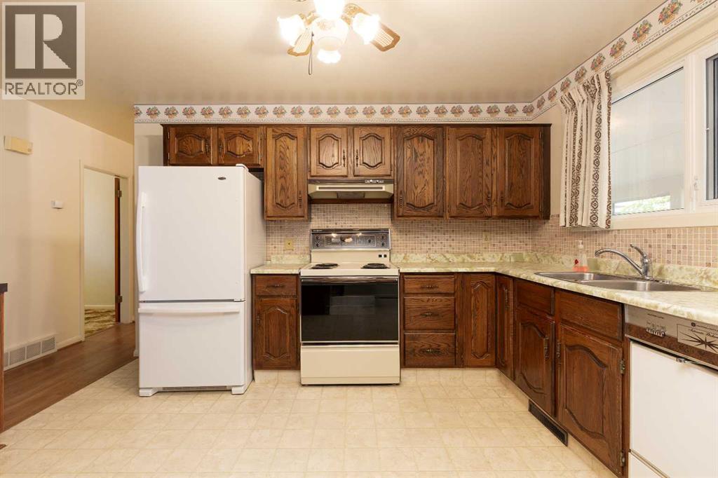 1734 16 Avenue S, Lethbridge, Alberta  T1K 0Z1 - Photo 8 - A2334998