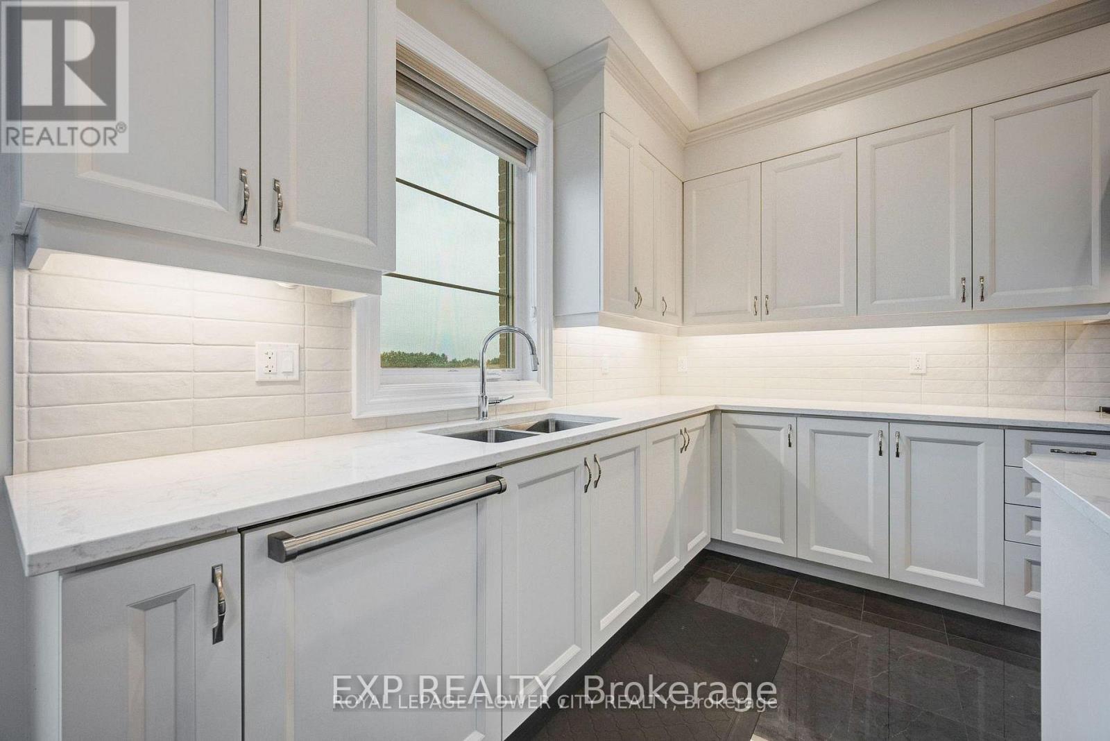 20 Seraville Street, Vaughan, Ontario  L3L 0H1 - Photo 15 - N13655386
