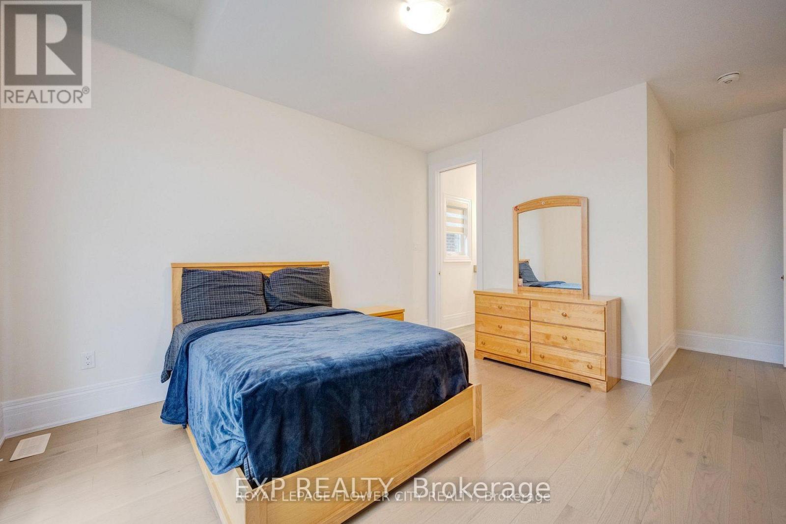 20 Seraville Street, Vaughan, Ontario  L3L 0H1 - Photo 30 - N13655386