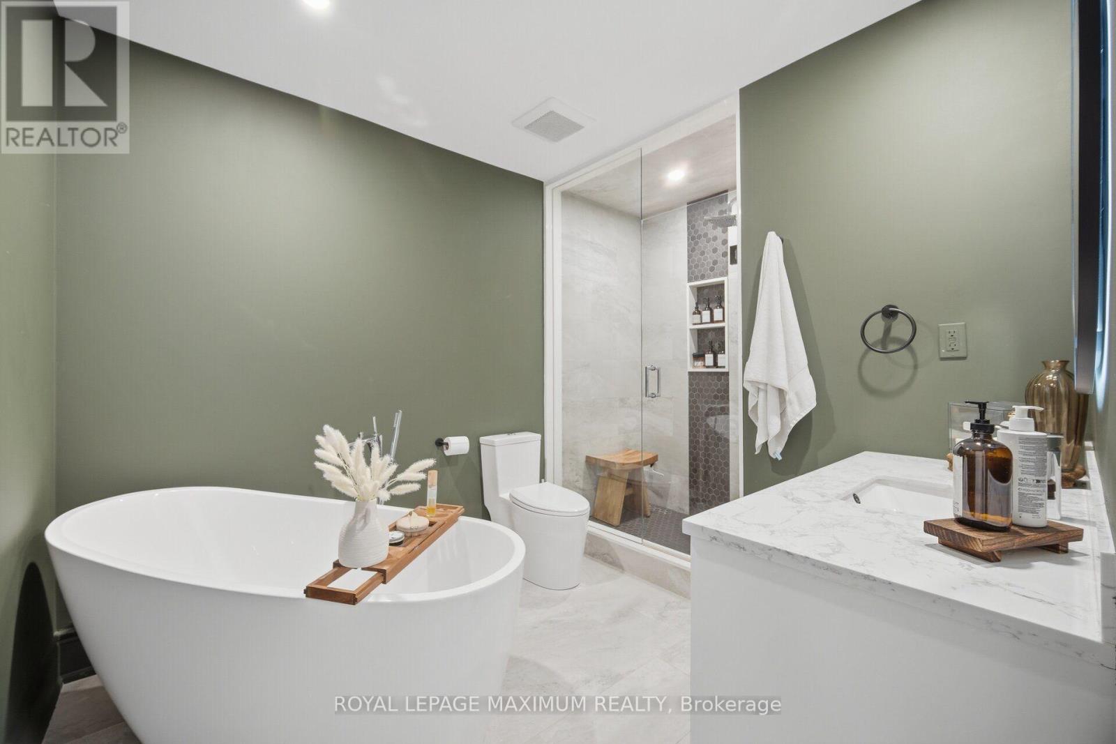 126 Resurrection Road, Toronto, Ontario  M9A 5H1 - Photo 30 - W13636520