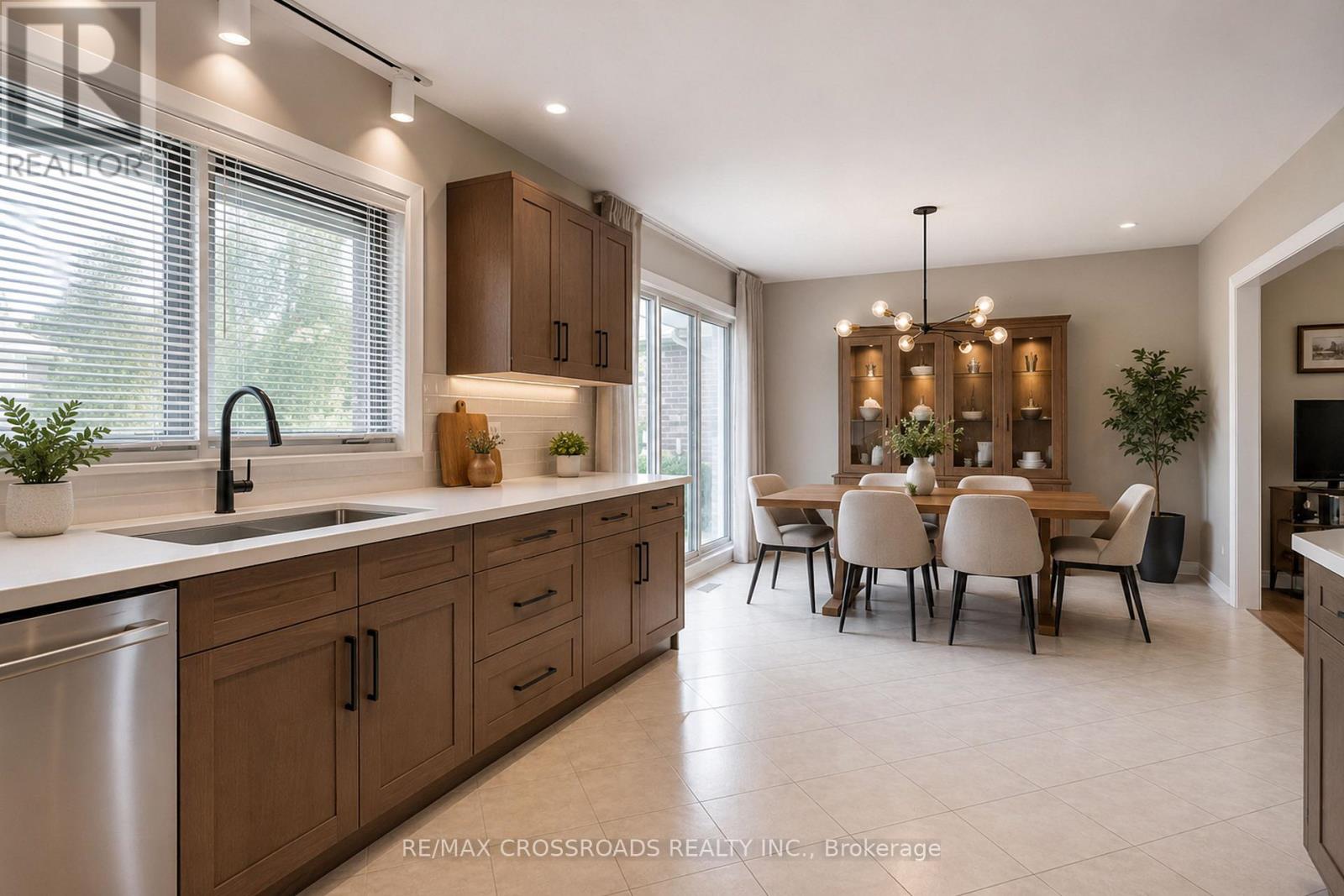 166 Elizabeth Crescent N, Whitby, Ontario  L1N 3R7 - Photo 7 - E13647854