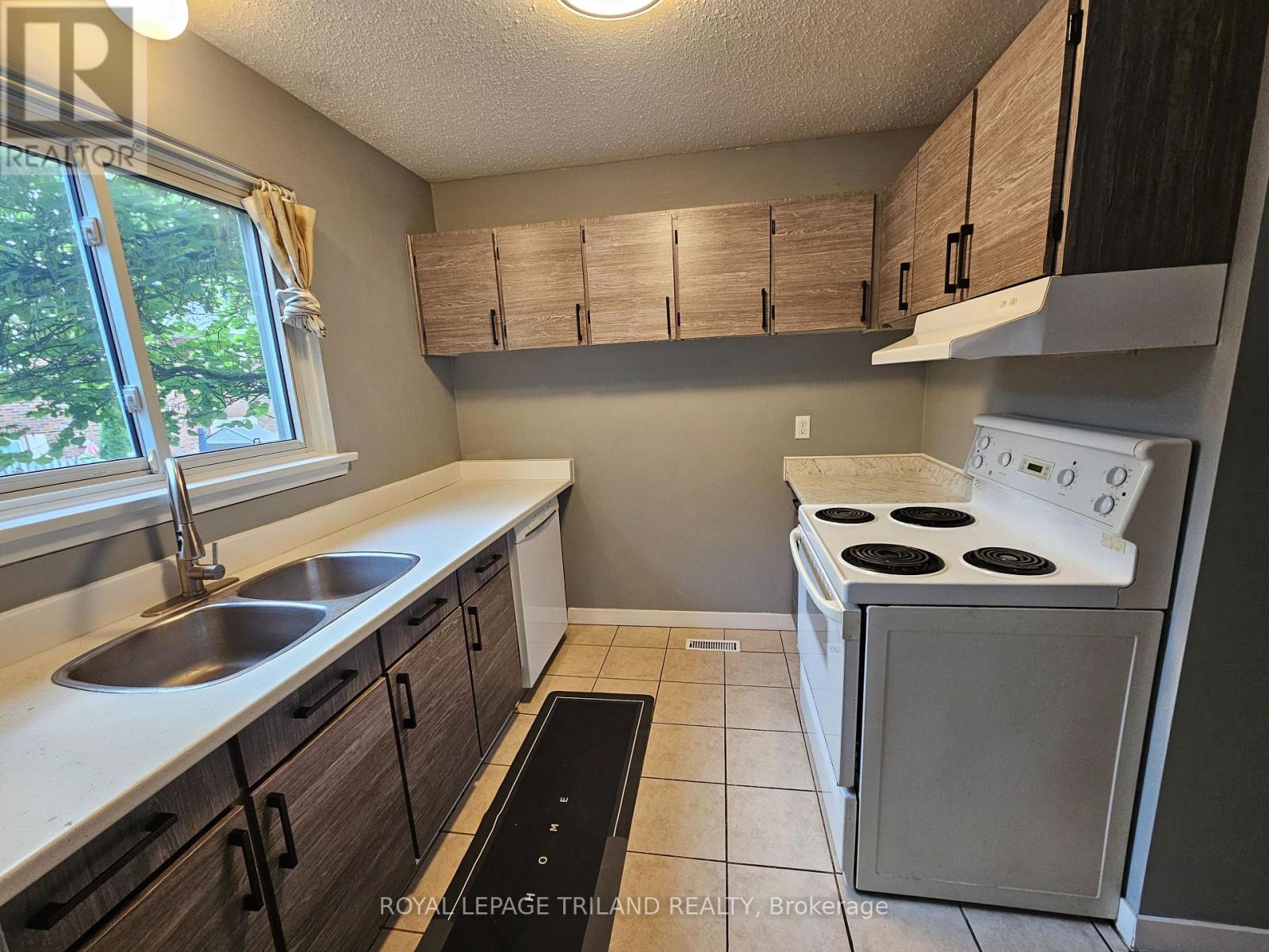 7 - 358 Homestead Court, London North, Ontario  N6G 2E9 - Photo 3 - X13650614