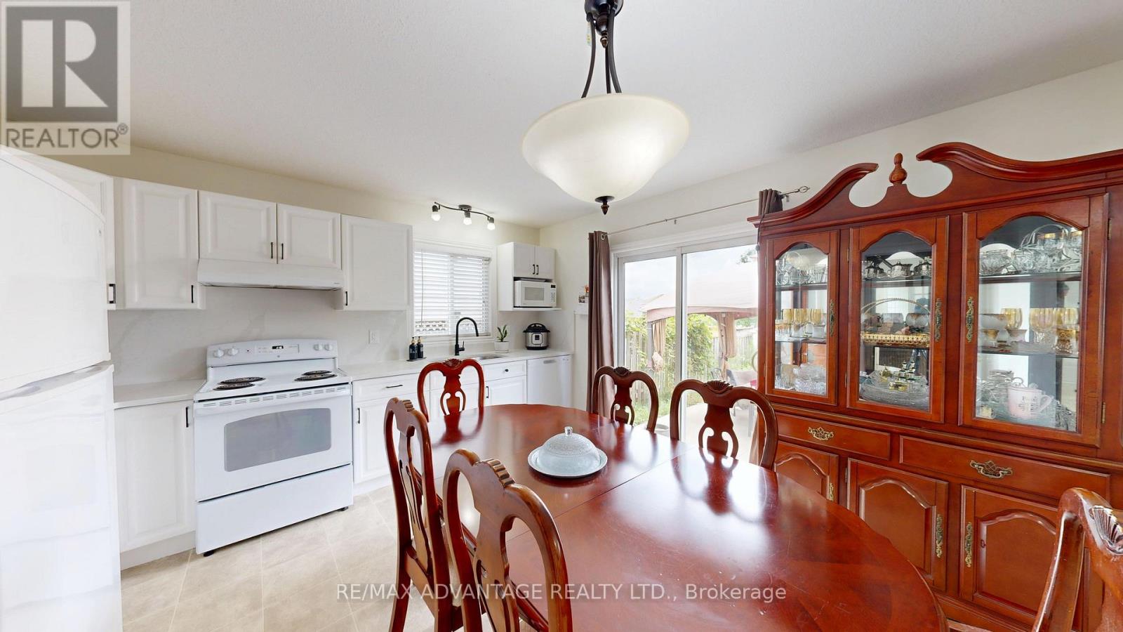 816 Wild Rose Lane S, London North, Ontario  N6H 5X4 - Photo 12 - X13655476