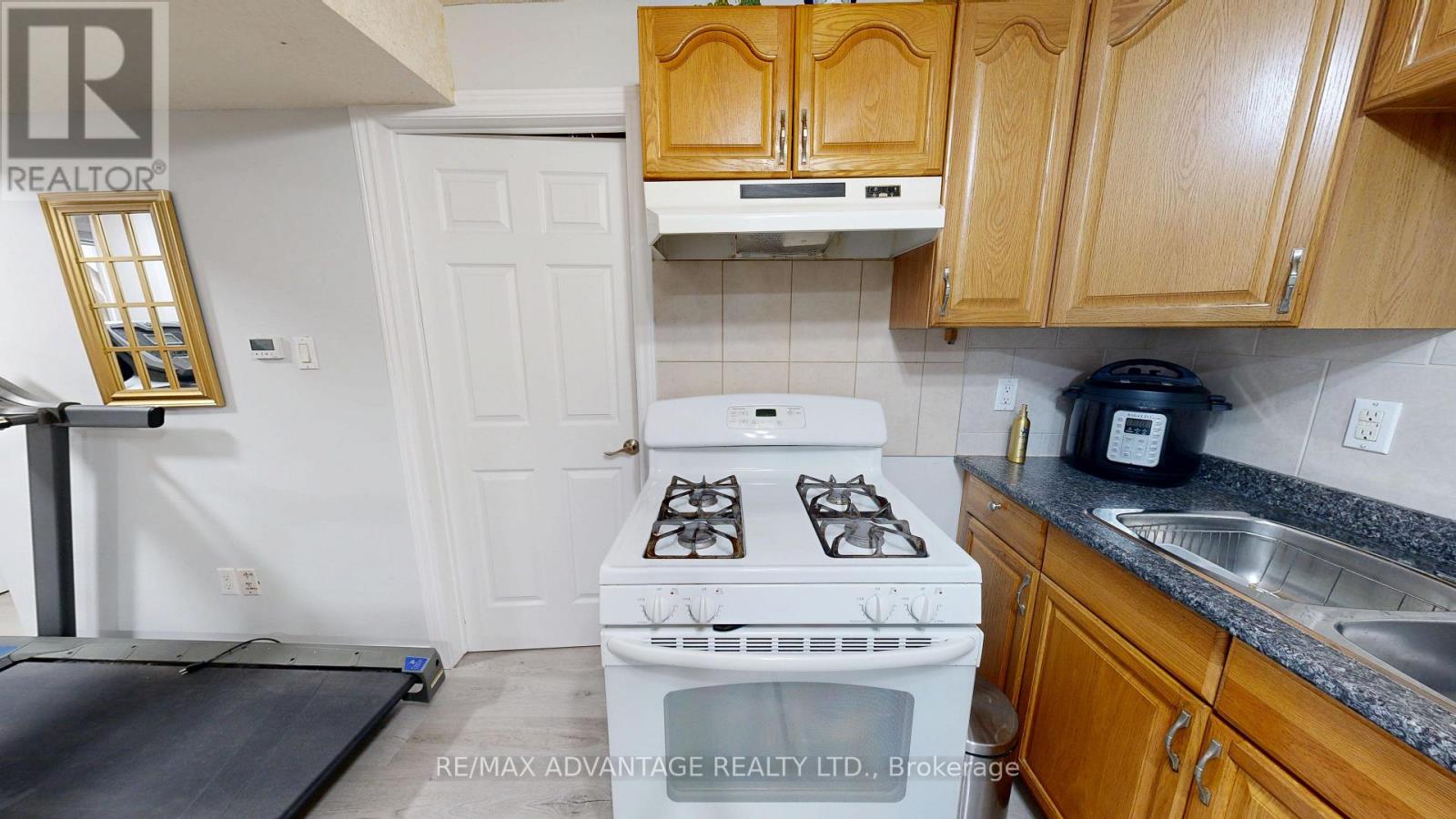 816 Wild Rose Lane S, London North, Ontario  N6H 5X4 - Photo 32 - X13655476