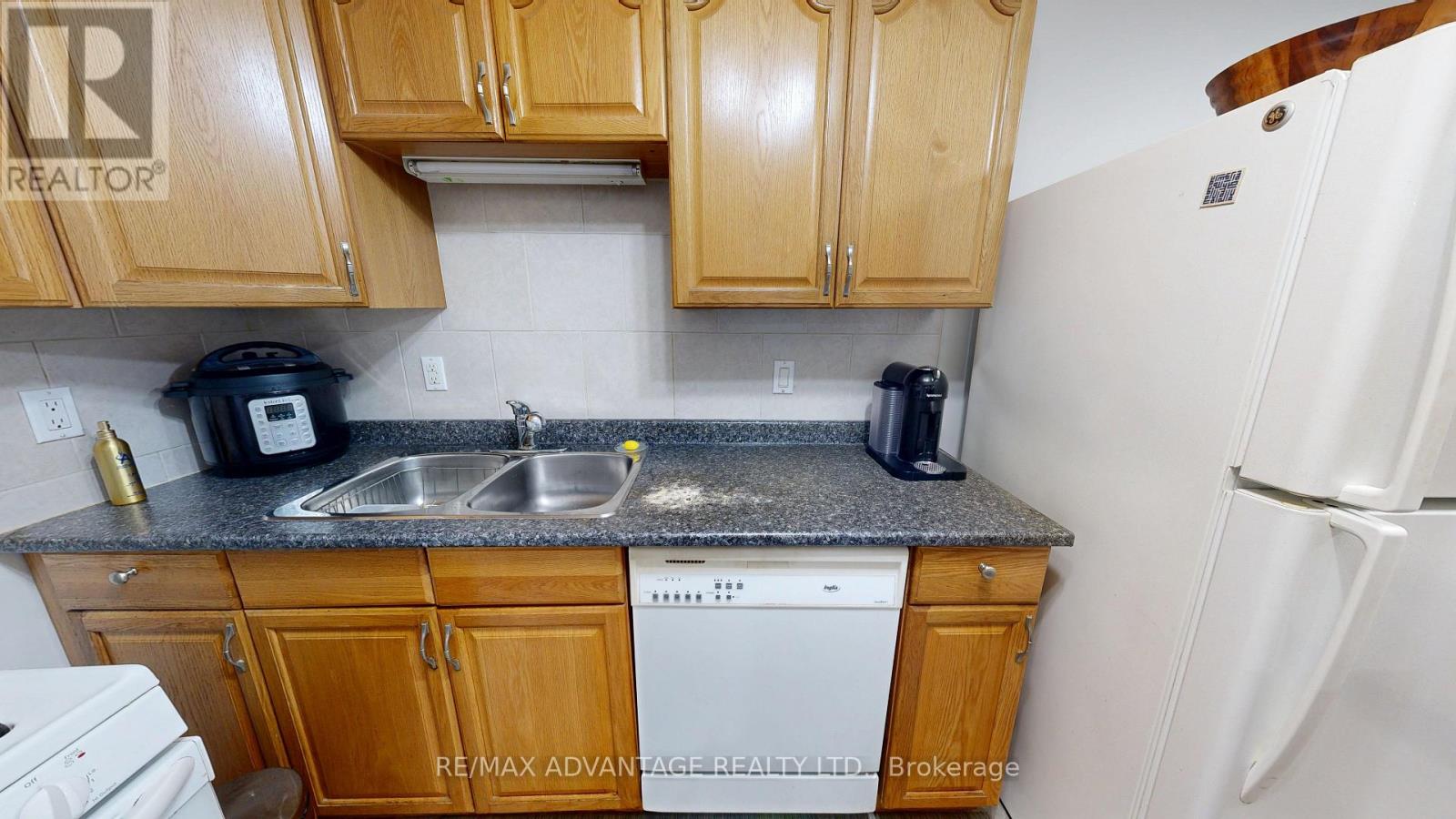 816 Wild Rose Lane S, London North, Ontario  N6H 5X4 - Photo 33 - X13655476