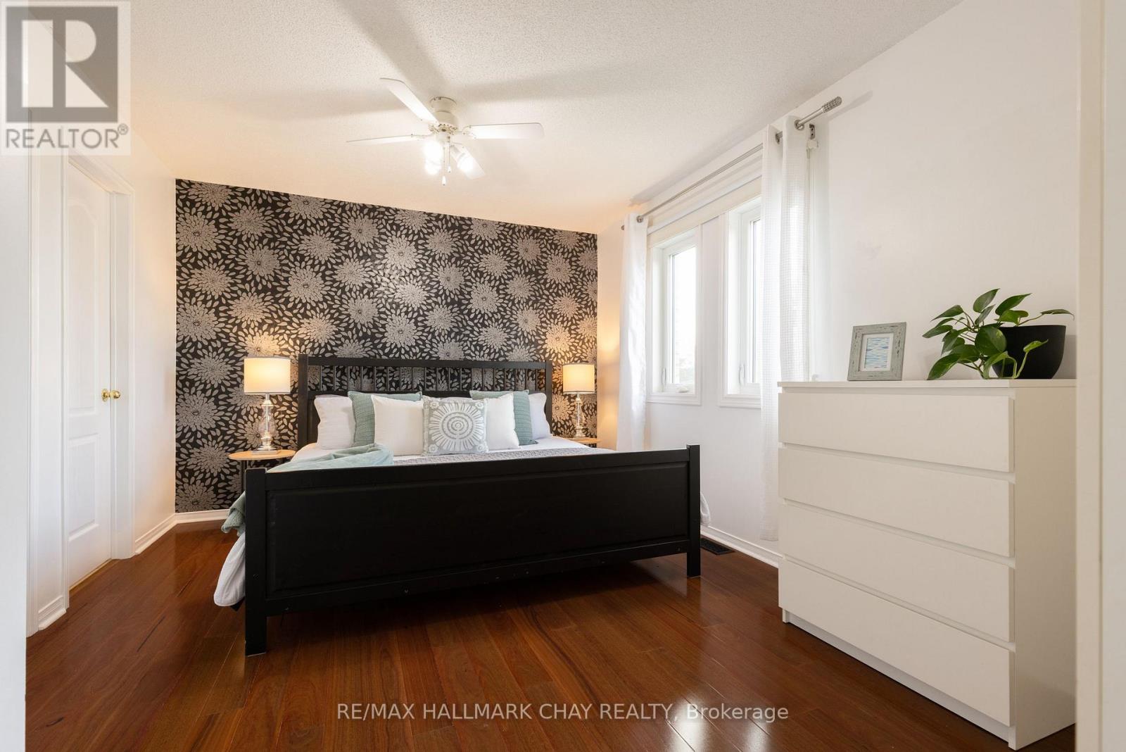 11 Dugdale Avenue, New Tecumseth, Ontario  L0G 1A0 - Photo 12 - N13655452