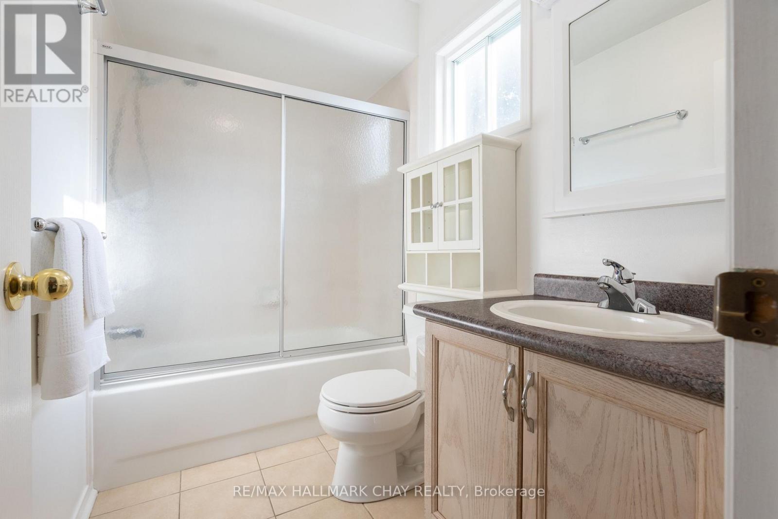 11 Dugdale Avenue, New Tecumseth, Ontario  L0G 1A0 - Photo 14 - N13655452