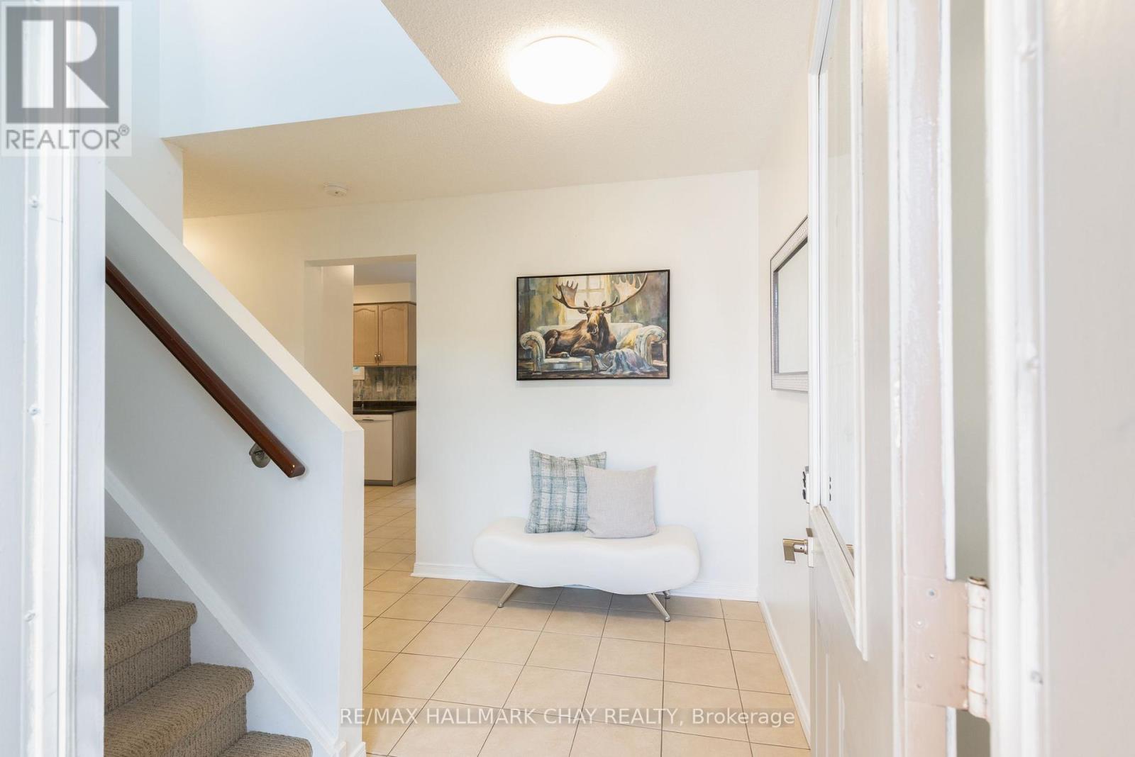 11 Dugdale Avenue, New Tecumseth, Ontario  L0G 1A0 - Photo 3 - N13655452