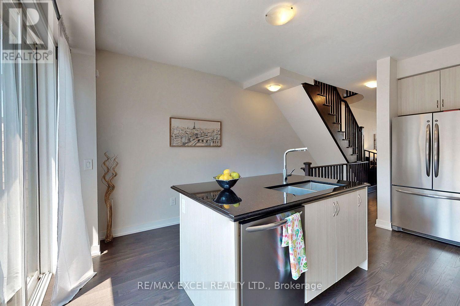 46 Troon Avenue, Vaughan, Ontario  L6A 4Z2 - Photo 18 - N13655478