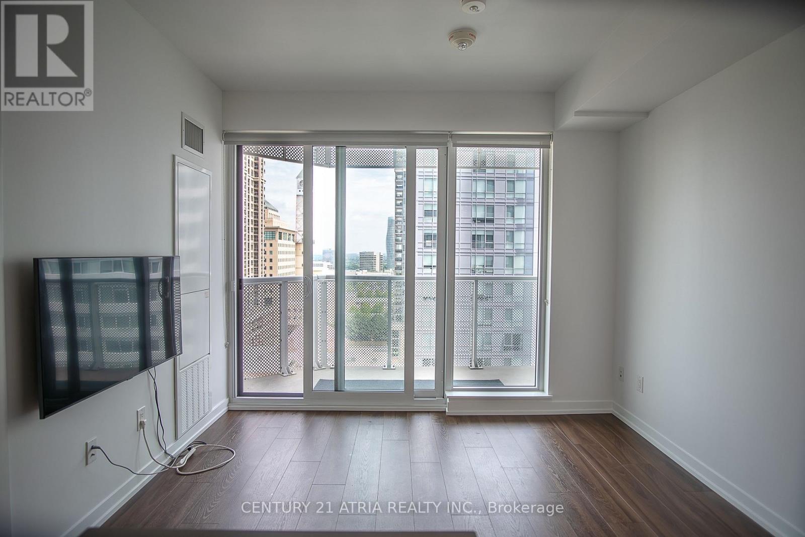 1405 - 4065 Confederation Parkway, Mississauga, Ontario  L5B 0L4 - Photo 3 - W13655456
