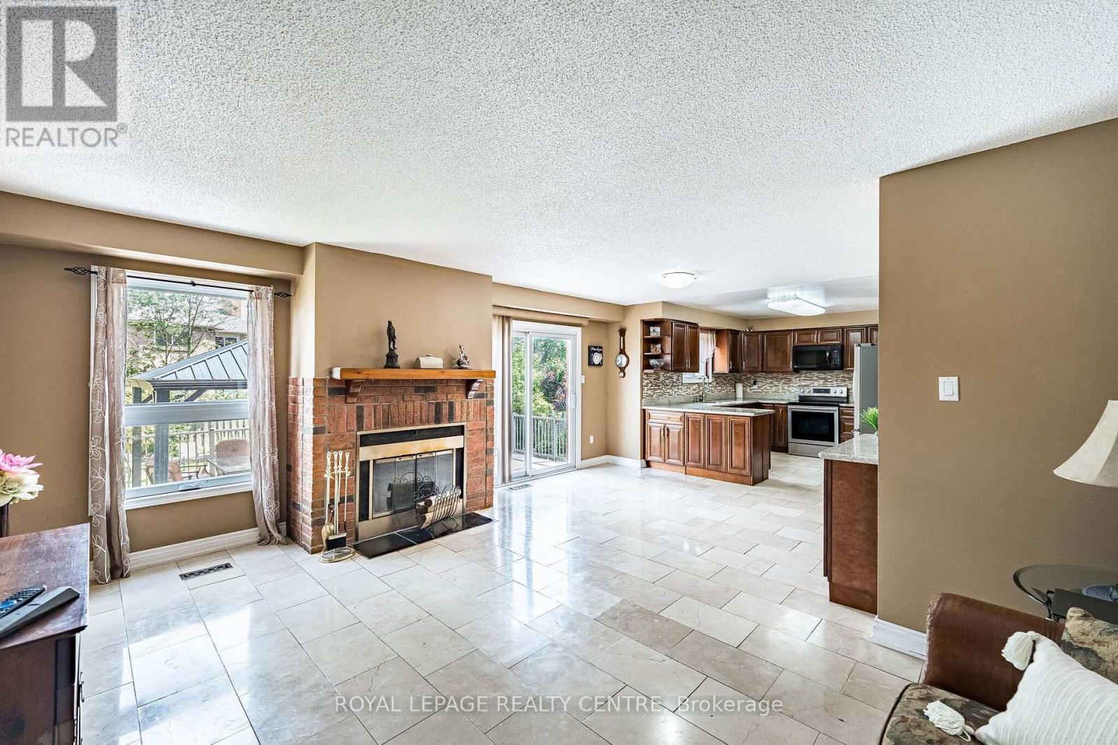 3211 Dovetail Mews, Mississauga, Ontario  L5L 5K4 - Photo 14 - W13615914