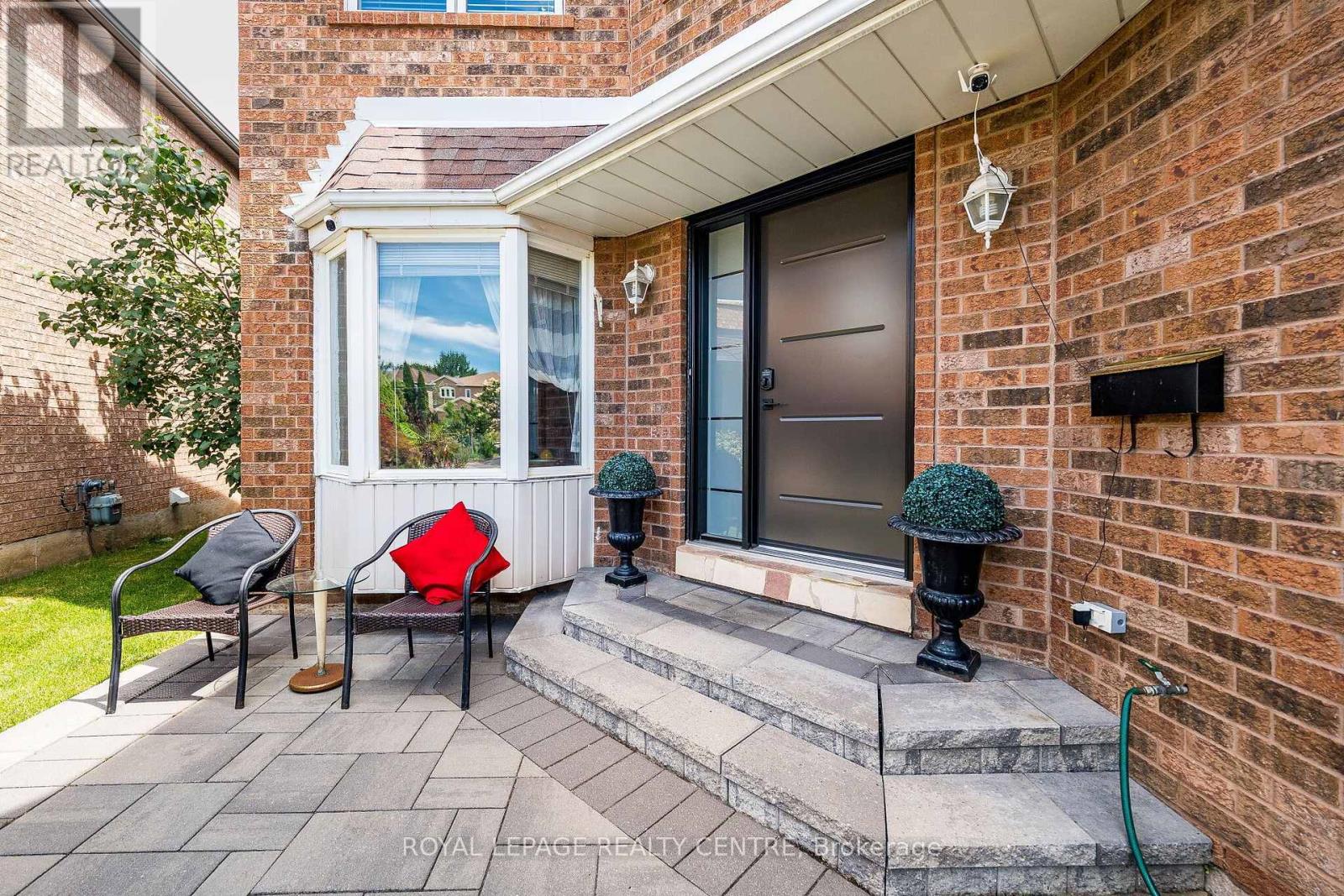 3211 Dovetail Mews, Mississauga, Ontario  L5L 5K4 - Photo 5 - W13615914