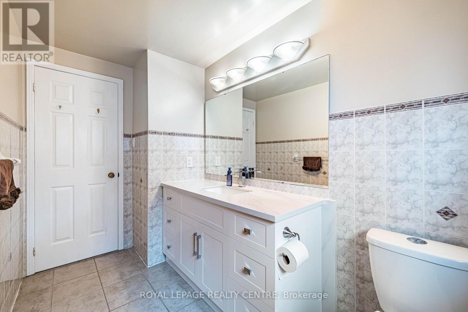 3211 Dovetail Mews, Mississauga, Ontario  L5L 5K4 - Photo 24 - W13615914