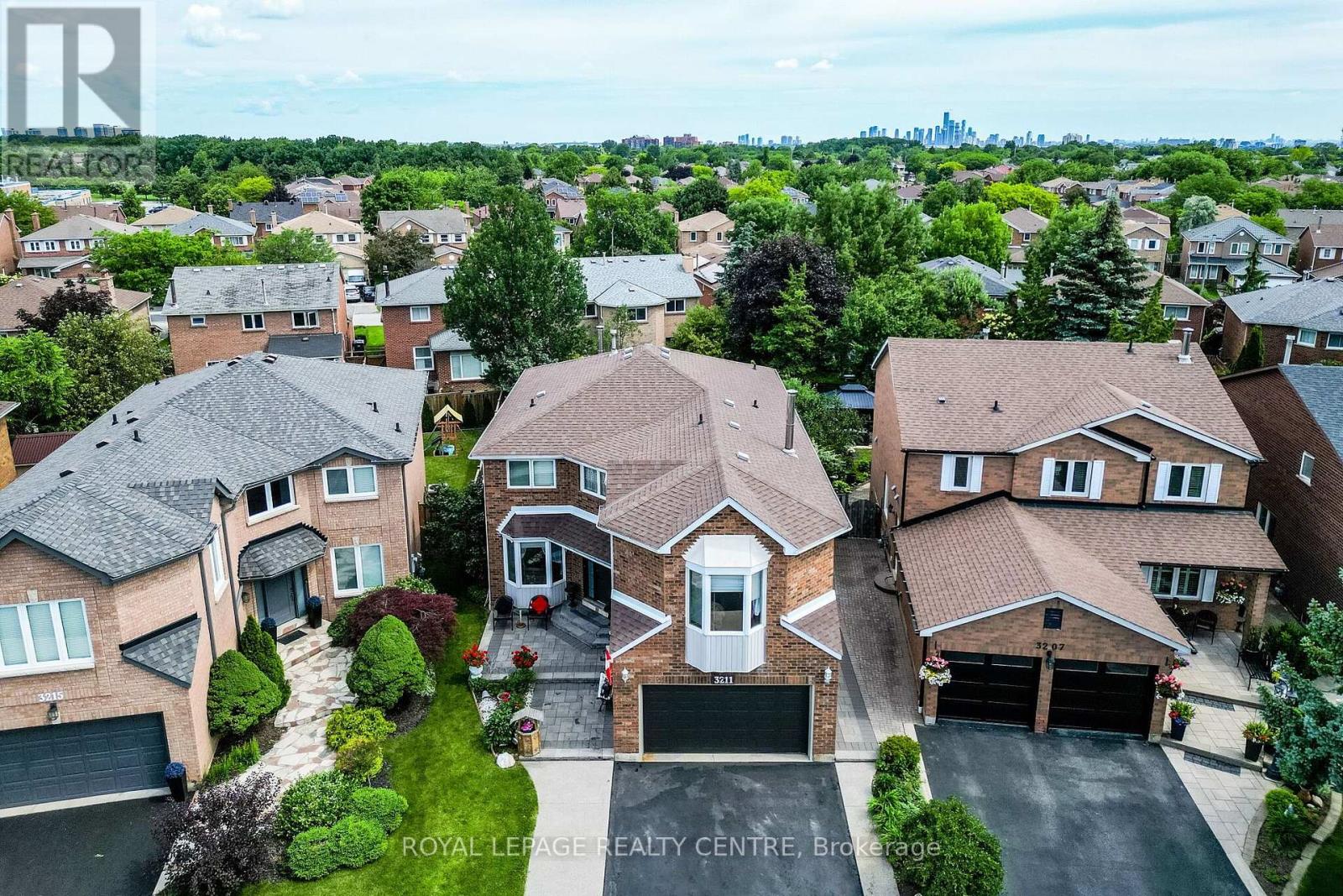 3211 Dovetail Mews, Mississauga, Ontario  L5L 5K4 - Photo 4 - W13615914