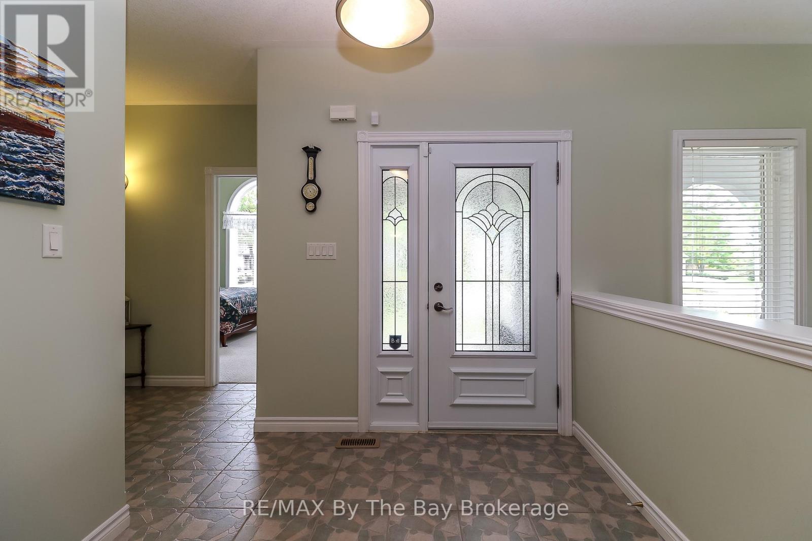 60 Martyn Drive, Wasaga Beach, Ontario  L9Z 1N6 - Photo 5 - S13589366