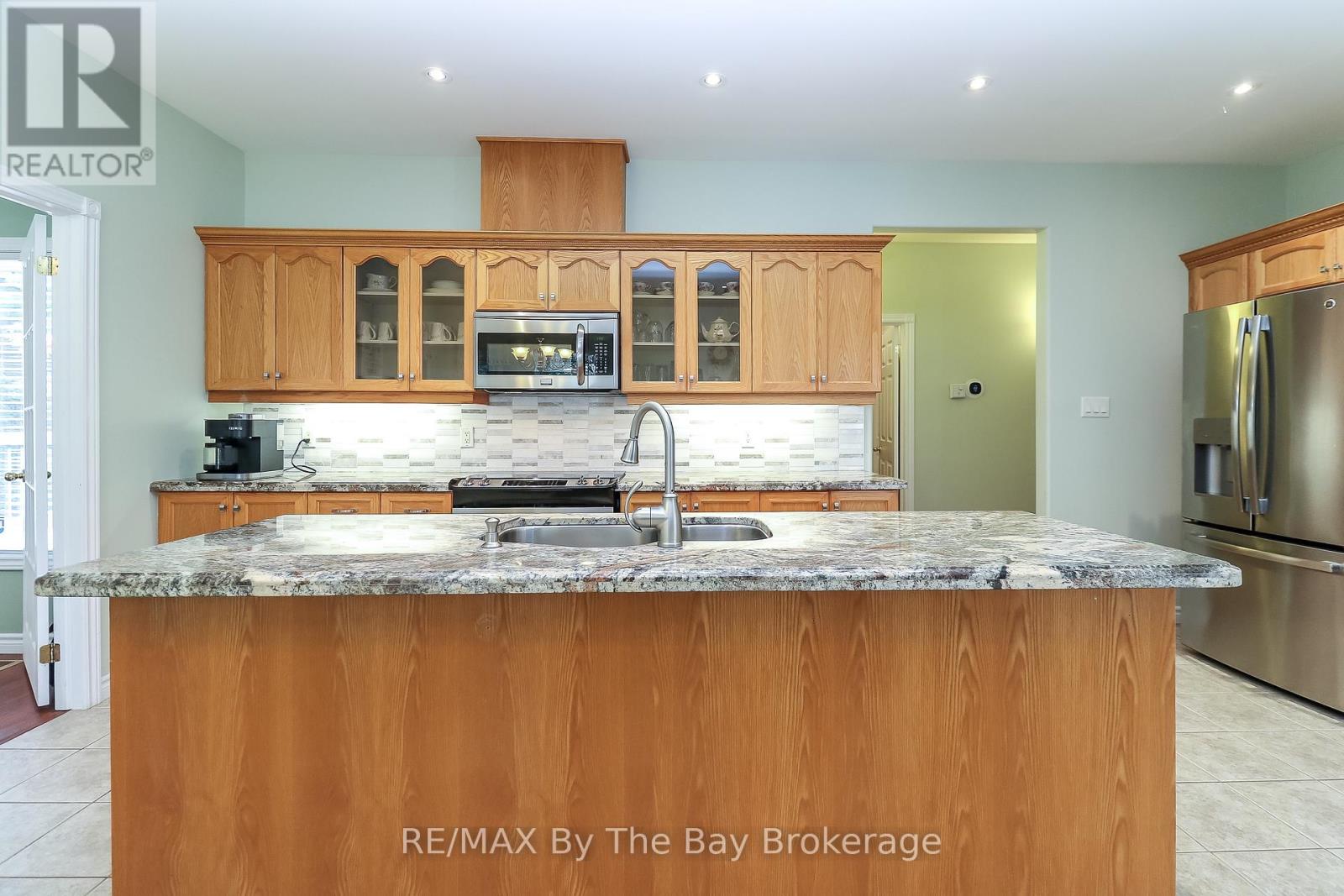 60 Martyn Drive, Wasaga Beach, Ontario  L9Z 1N6 - Photo 9 - S13589366