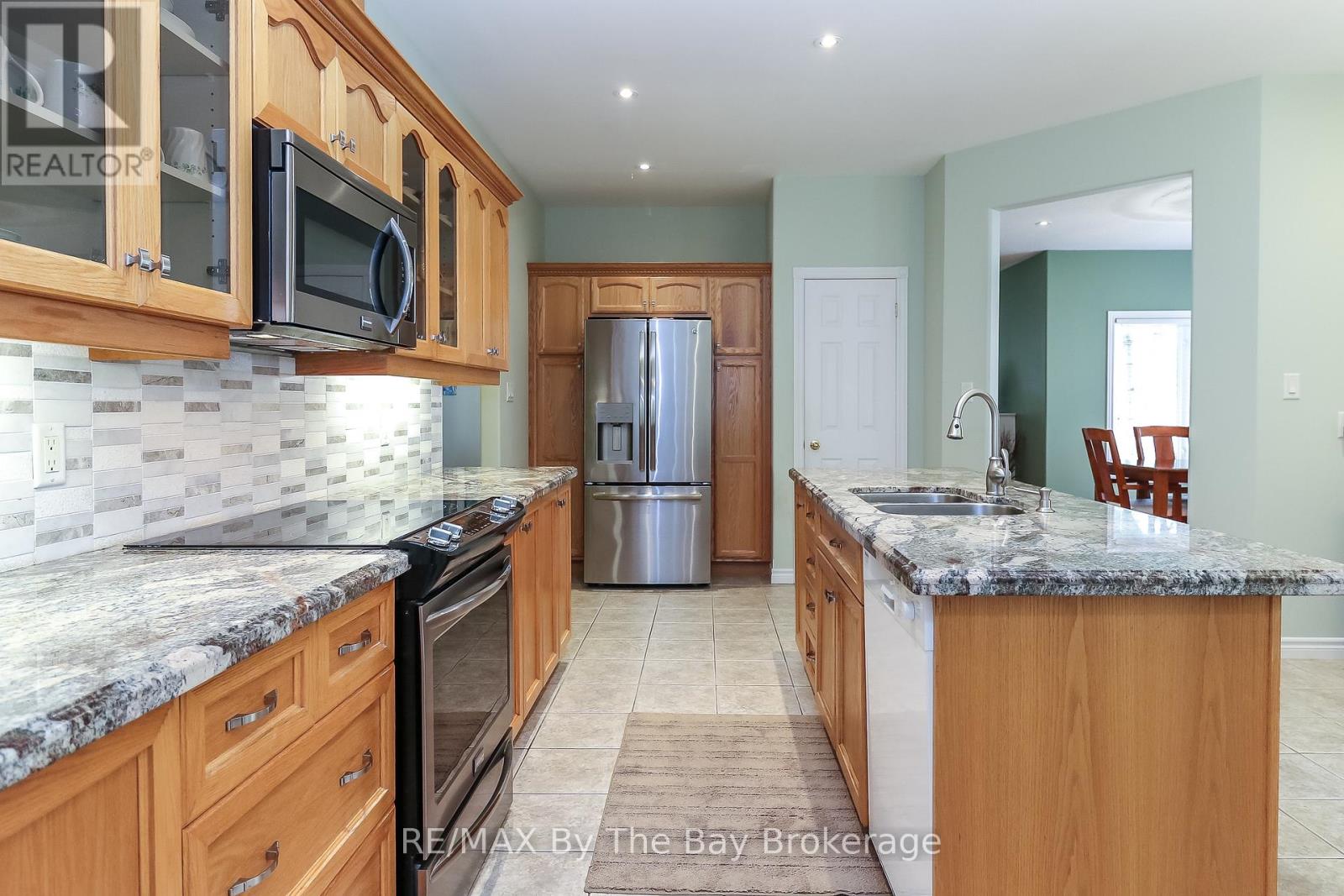 60 Martyn Drive, Wasaga Beach, Ontario  L9Z 1N6 - Photo 8 - S13589366