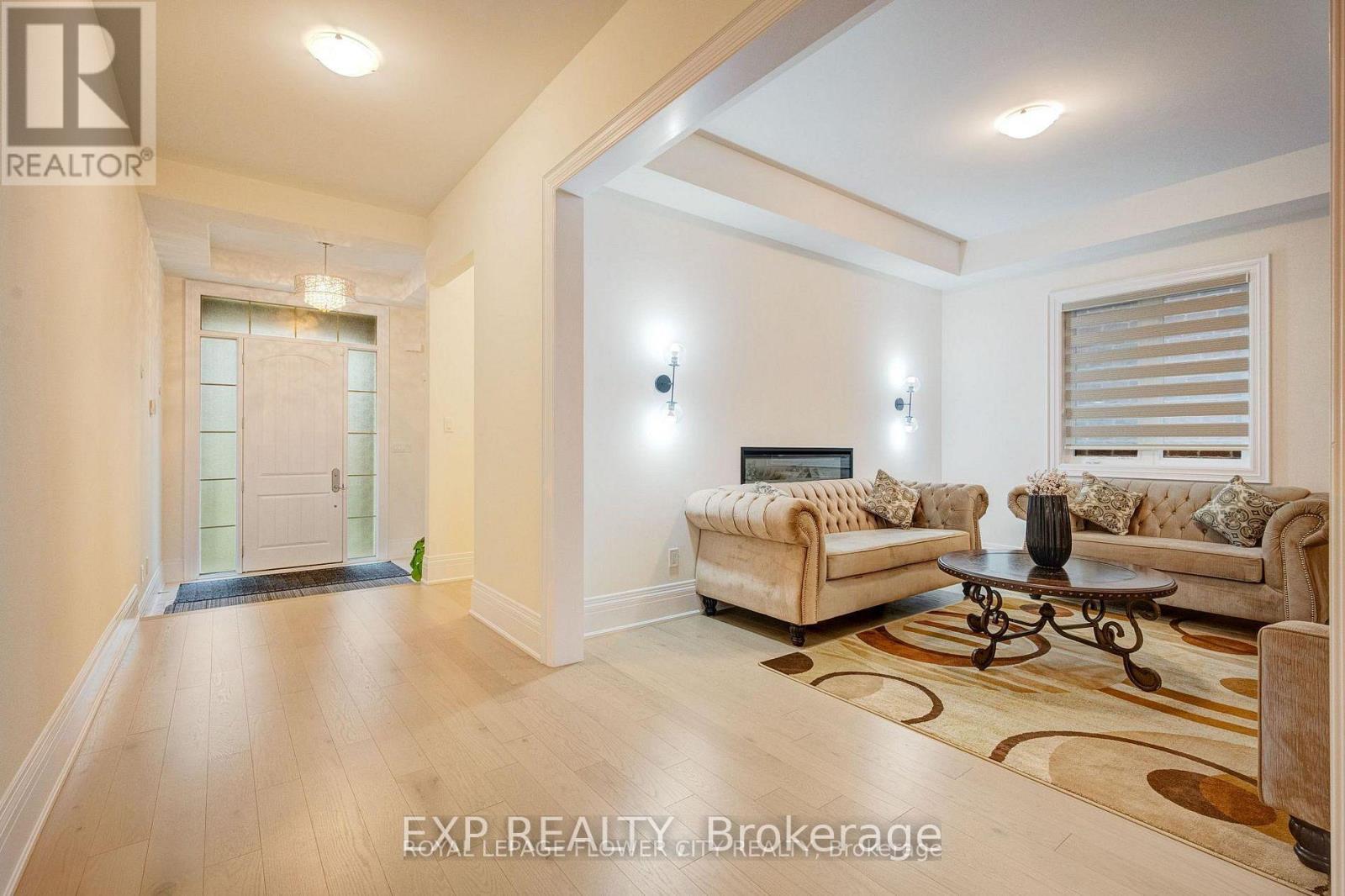 20 Seraville Street, Vaughan, Ontario  L3L 0H1 - Photo 3 - N13655386
