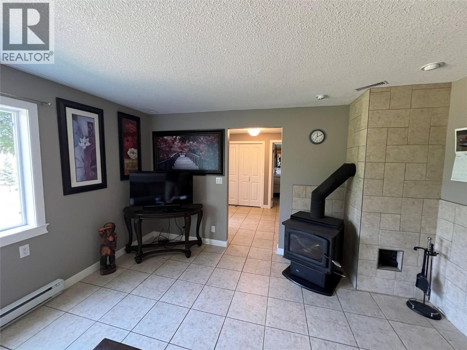 3765 Crestview Road, Creston, British Columbia  V0B 1G2 - Photo 14 - 10396899