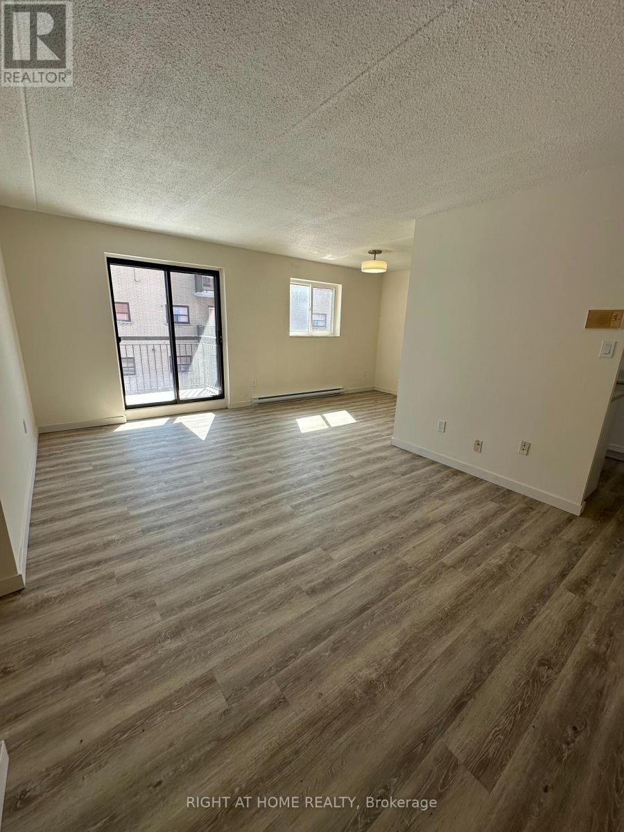 201 - 555 OXFORD STREET, Oshawa, Ontario
