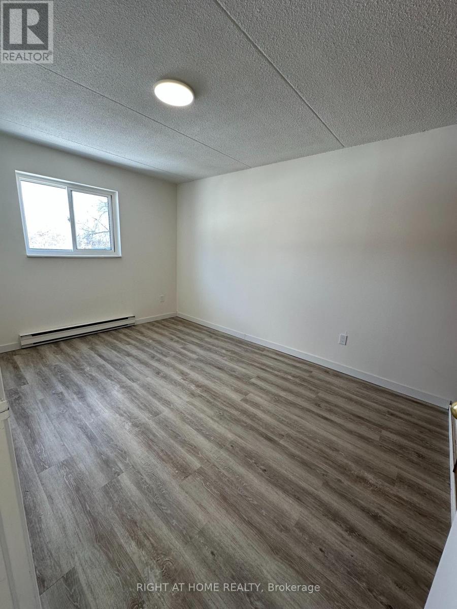 201 - 555 Oxford Street, Oshawa, Ontario L1J 3V5 - Photo 6 - E13655530