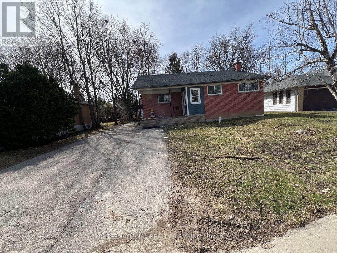 Main- Half - 73 Murray Drive, Aurora, Ontario L4G 2C2 - Photo 18 - N13655512