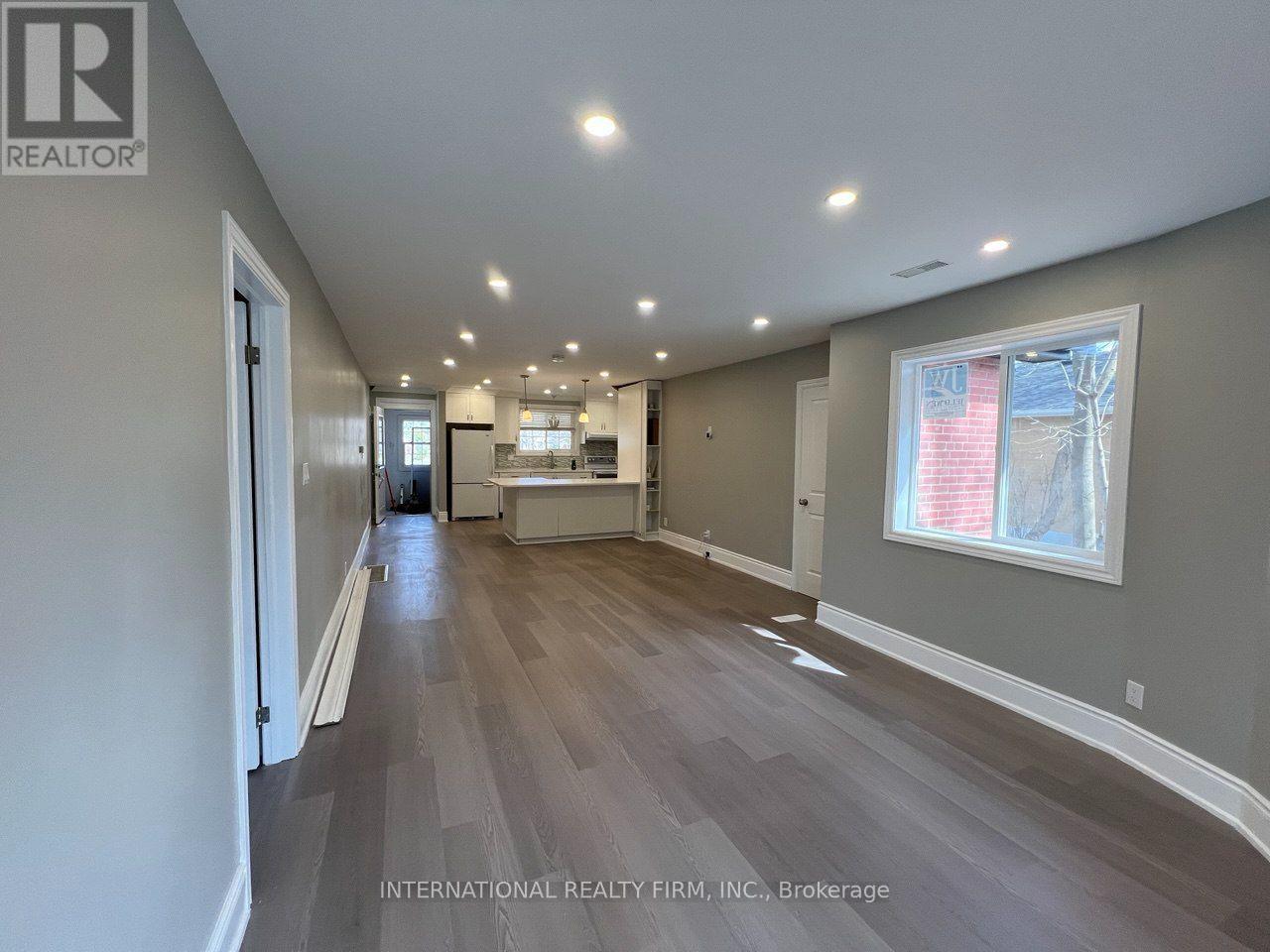 Main- Half - 73 Murray Drive, Aurora, Ontario L4G 2C2 - Photo 6 - N13655512