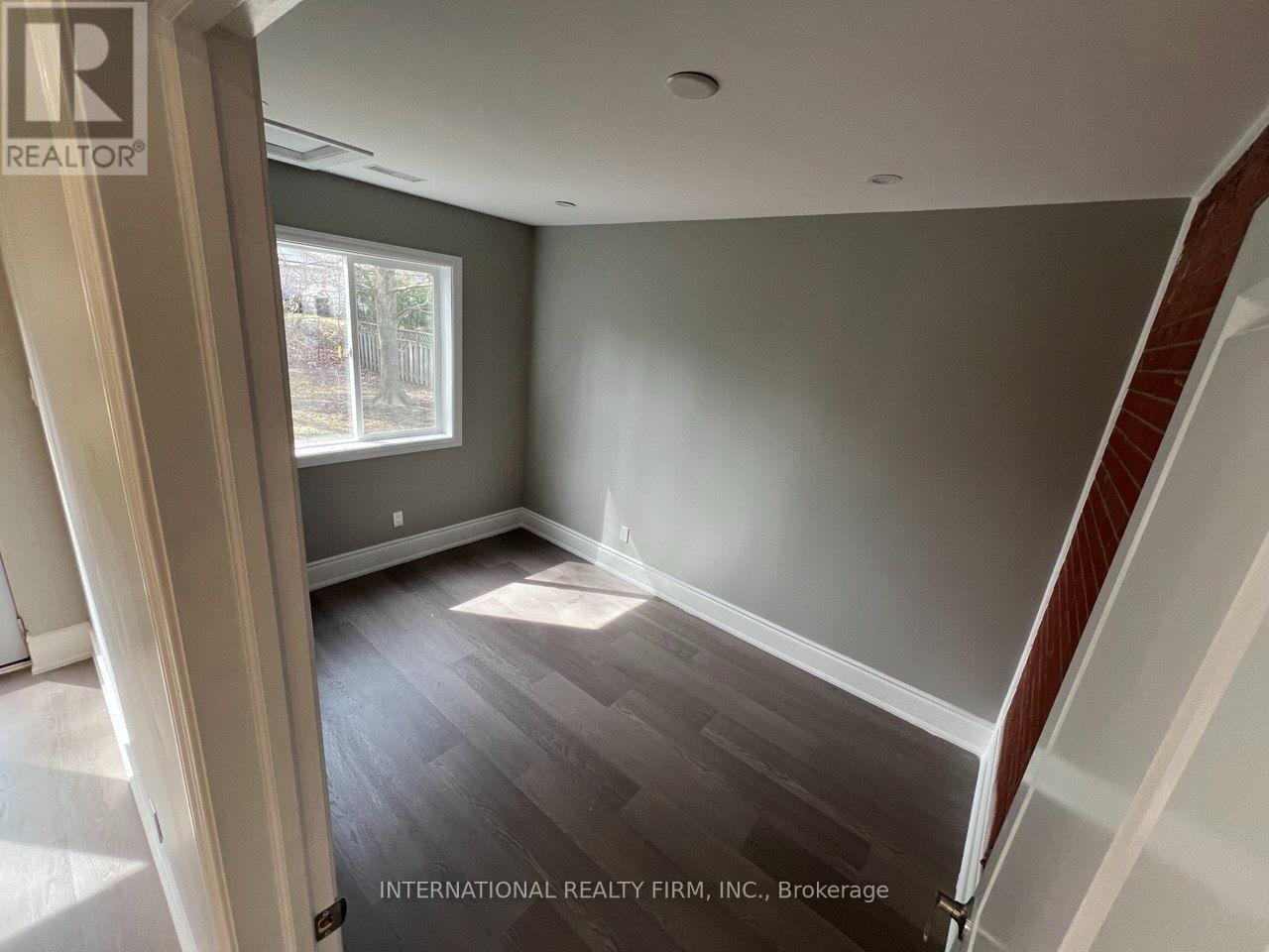 Main- Half - 73 Murray Drive, Aurora, Ontario L4G 2C2 - Photo 8 - N13655512