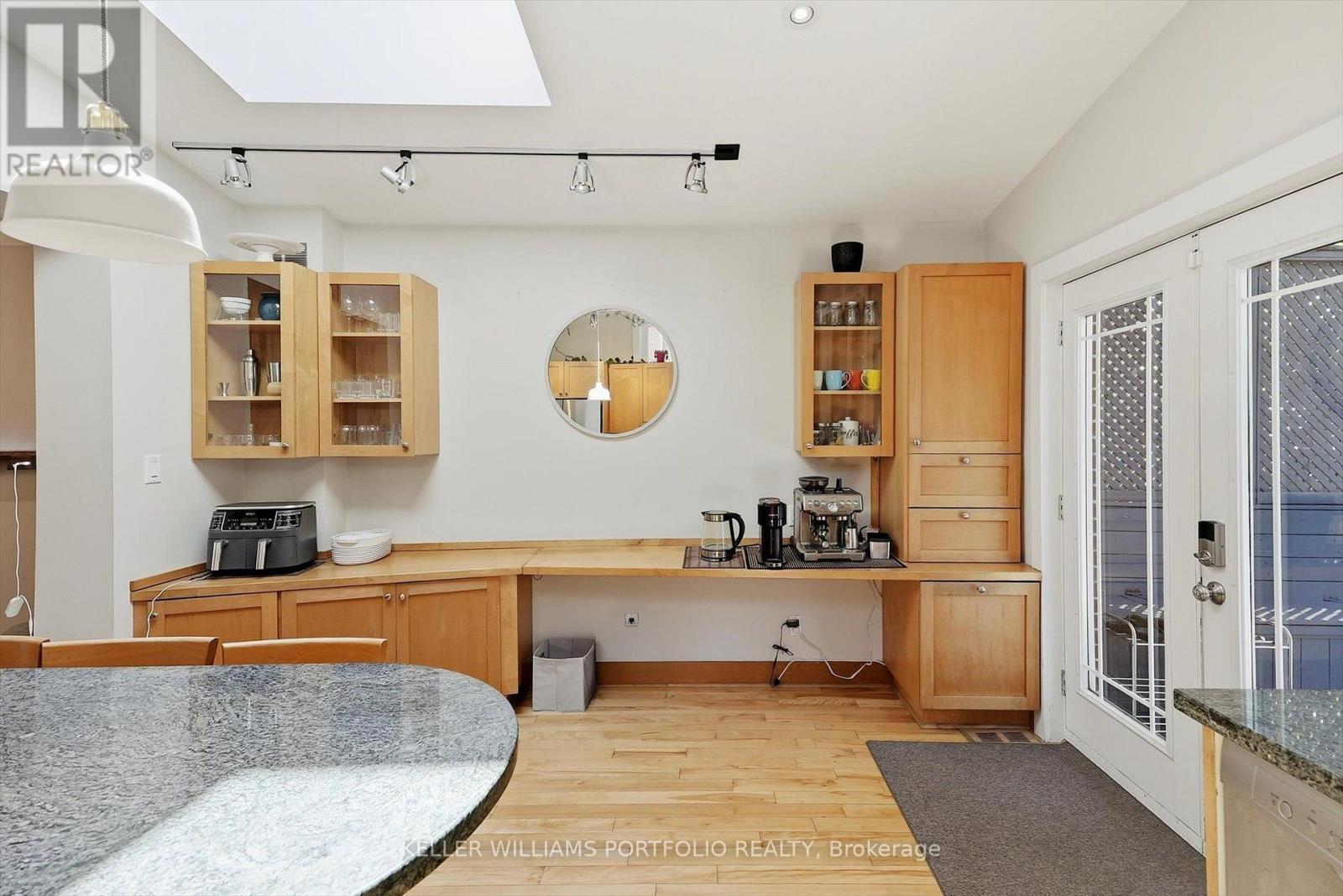222 Hillsdale Avenue E, Toronto, Ontario M4S 1T6 - Photo 15 - C13650214