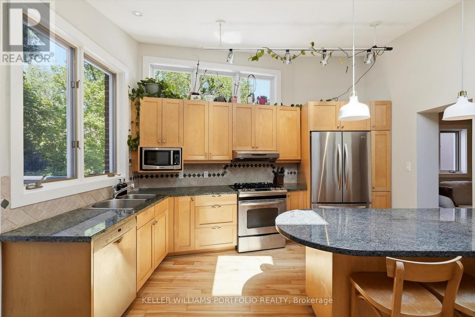222 Hillsdale Avenue E, Toronto, Ontario M4S 1T6 - Photo 13 - C13650214