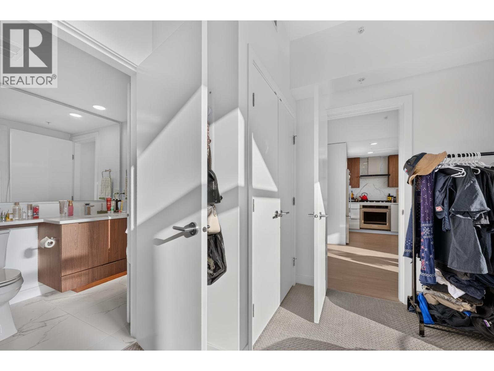2604 7769 Park Crescent, Burnaby, British Columbia  V3N 0J7 - Photo 9 - R3153453