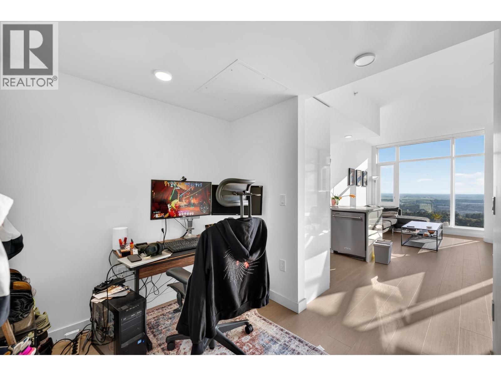 2604 7769 Park Crescent, Burnaby, British Columbia  V3N 0J7 - Photo 6 - R3153453