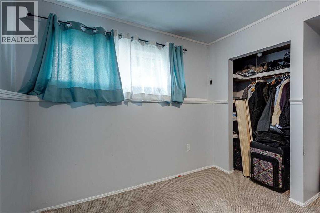 3811 52 Avenue, Ponoka, Alberta  T4J 1C8 - Photo 36 - A2332797